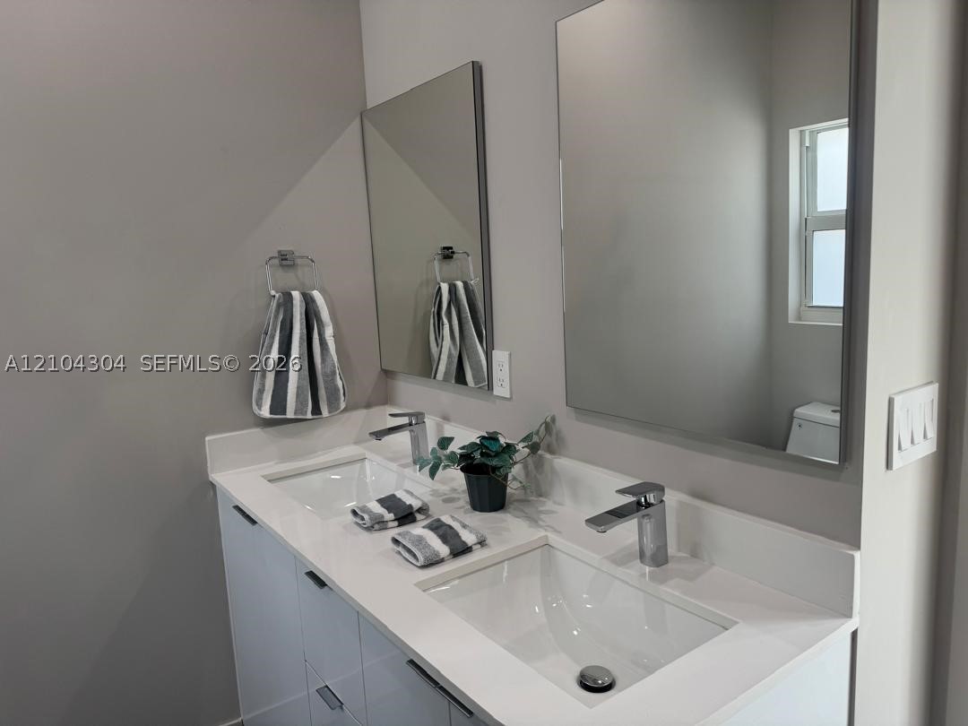 1028 NW 8th Ave Fort Lauderdale, FL 33311