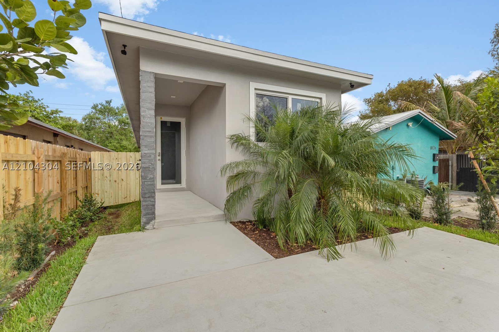 1028 NW 8th Ave Fort Lauderdale, FL 33311