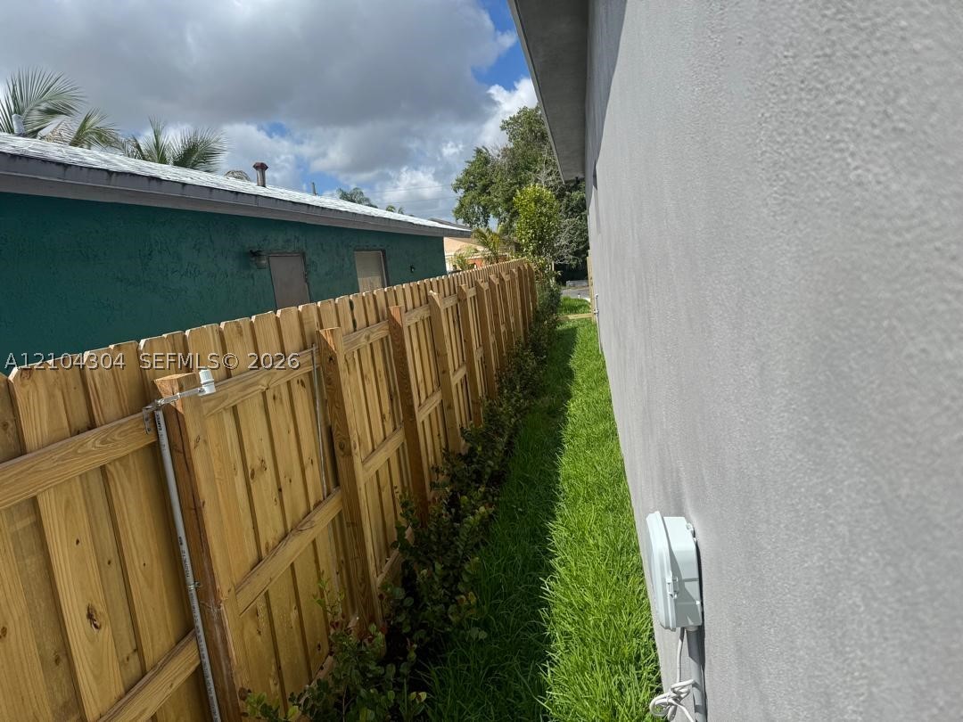 1028 NW 8th Ave Fort Lauderdale, FL 33311