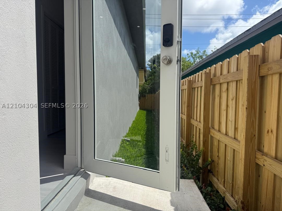 1028 NW 8th Ave Fort Lauderdale, FL 33311