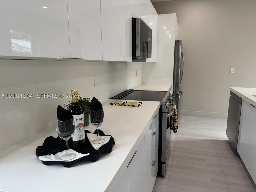 1028 NW 8th Ave Fort Lauderdale, FL 33311