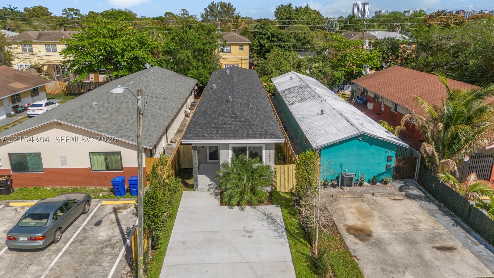 1028 NW 8th Ave Fort Lauderdale, FL 33311