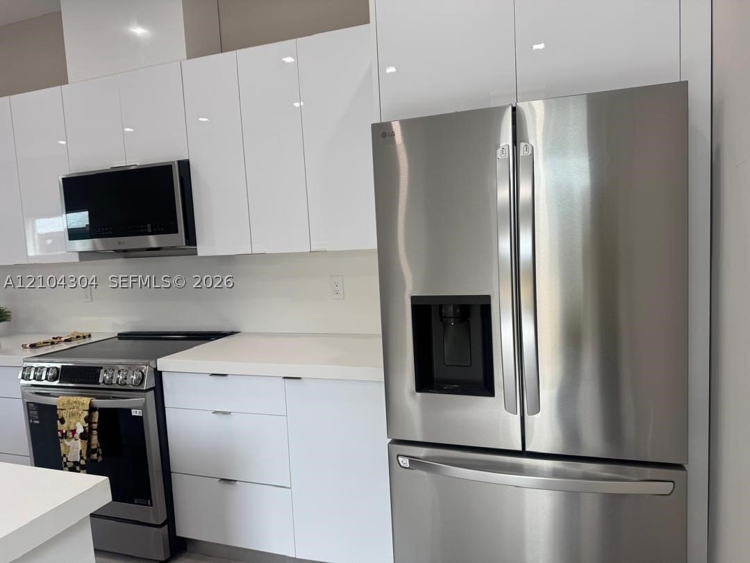 1028 NW 8th Ave Fort Lauderdale, FL 33311
