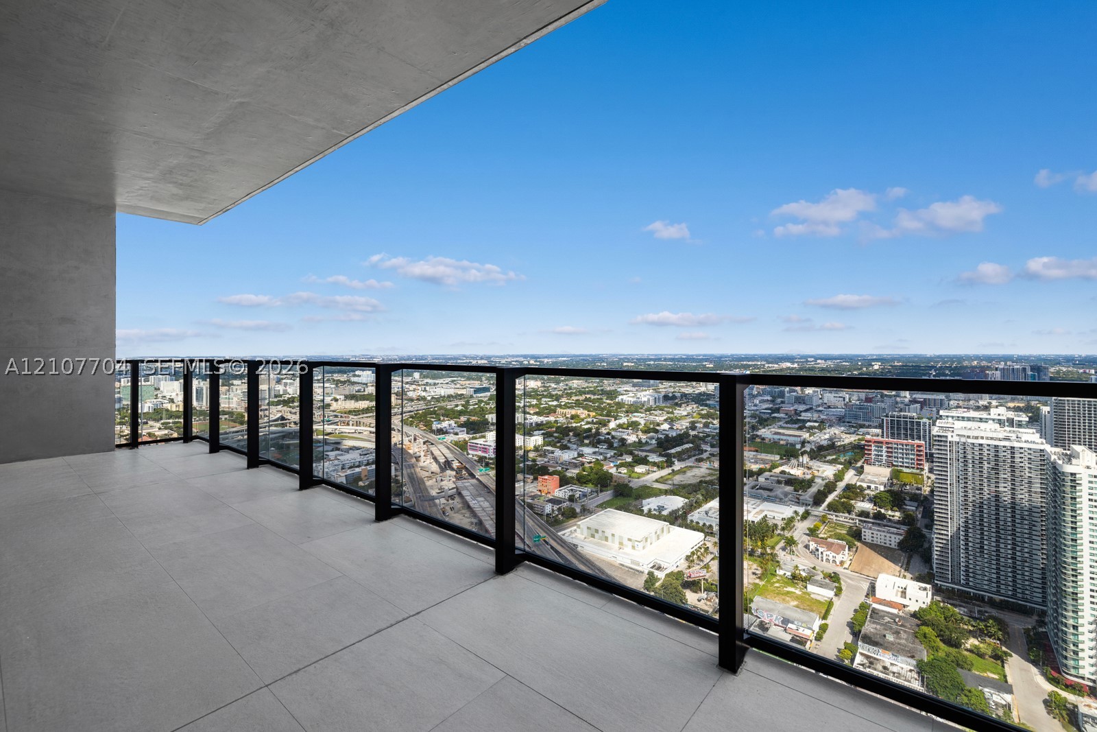image E11EVEN Hotel & Residences10