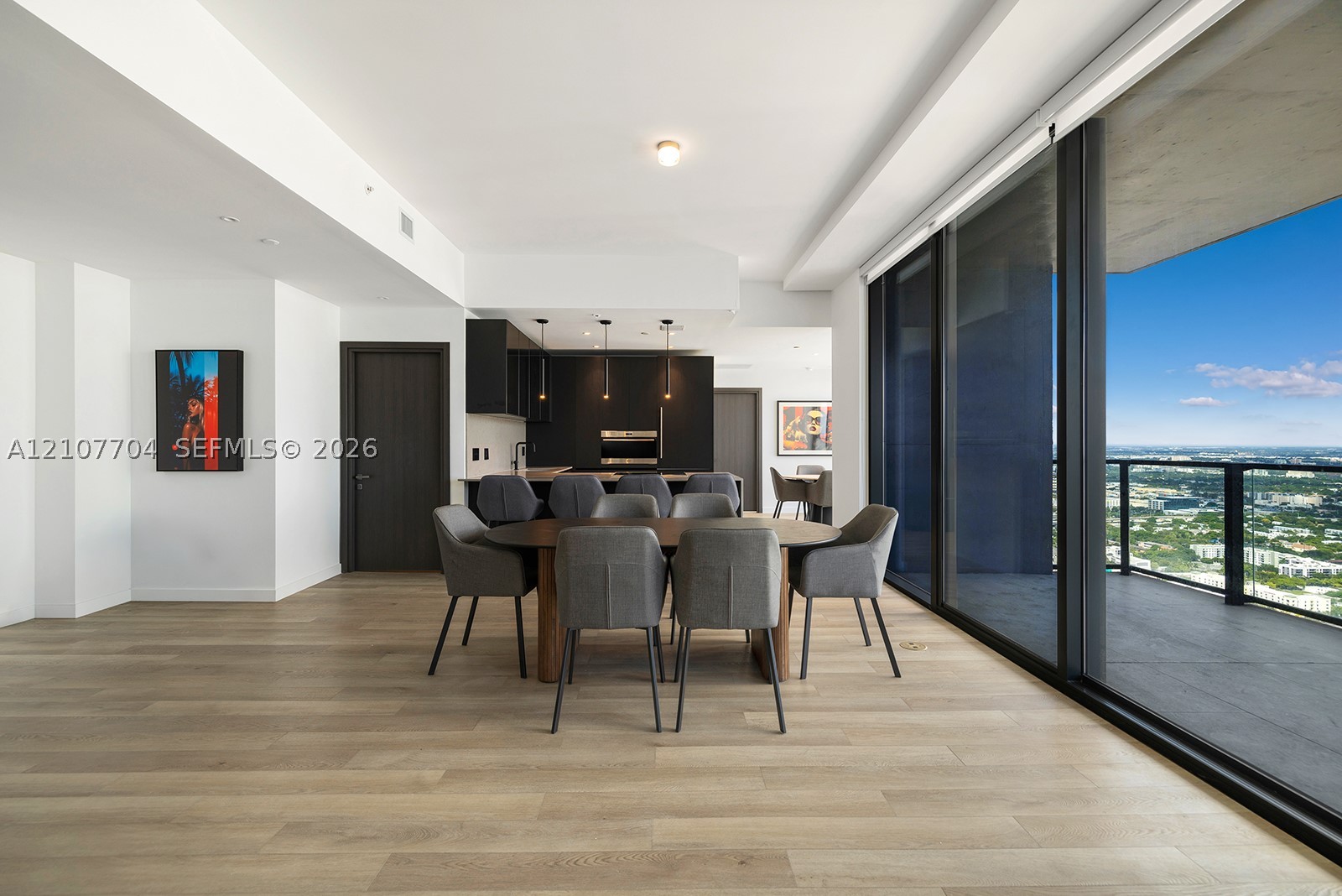 image E11EVEN Hotel & Residences11