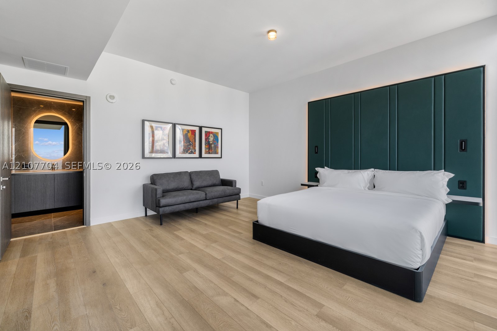 image E11EVEN Hotel & Residences23