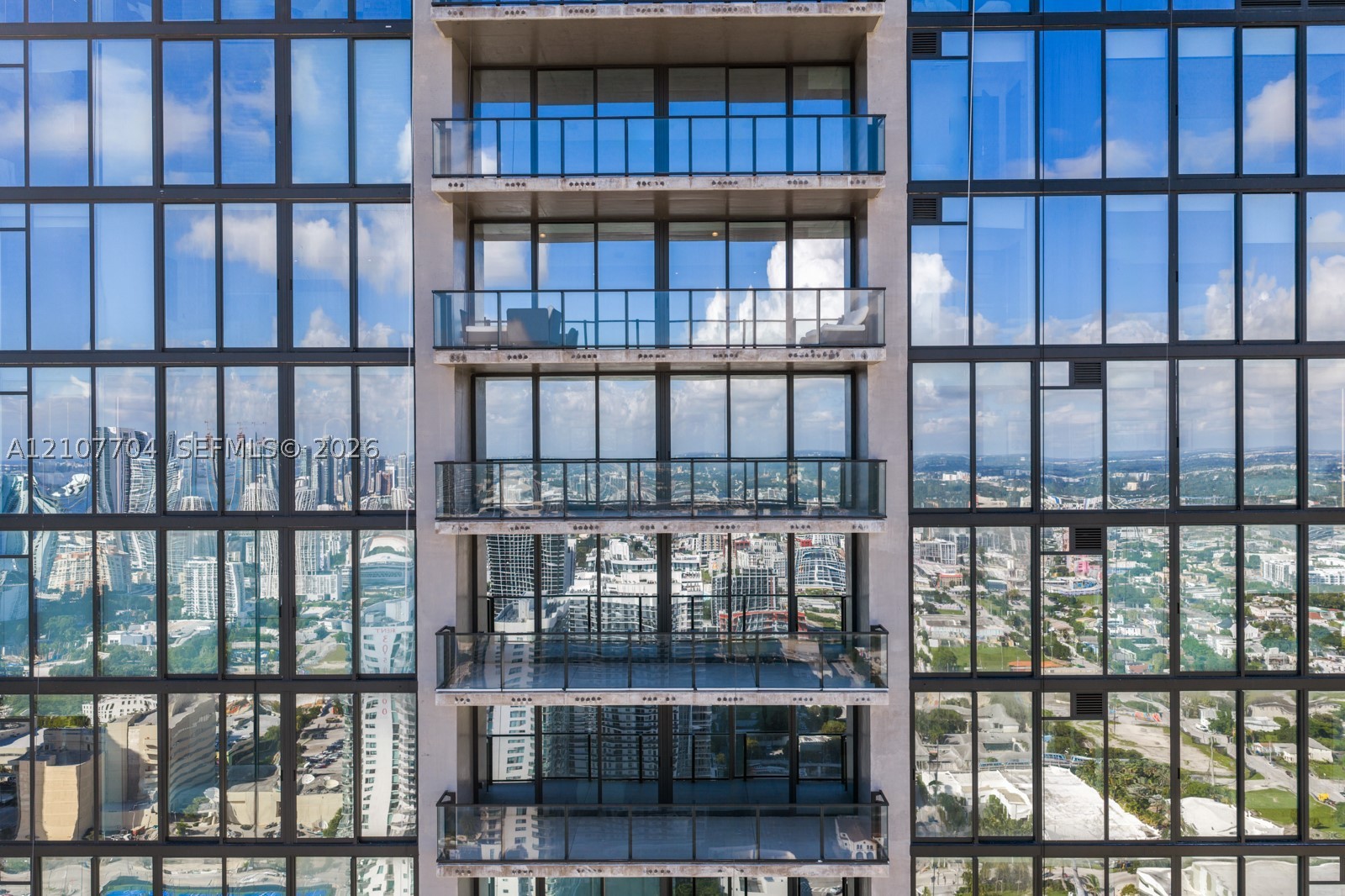 image E11EVEN Hotel & Residences27