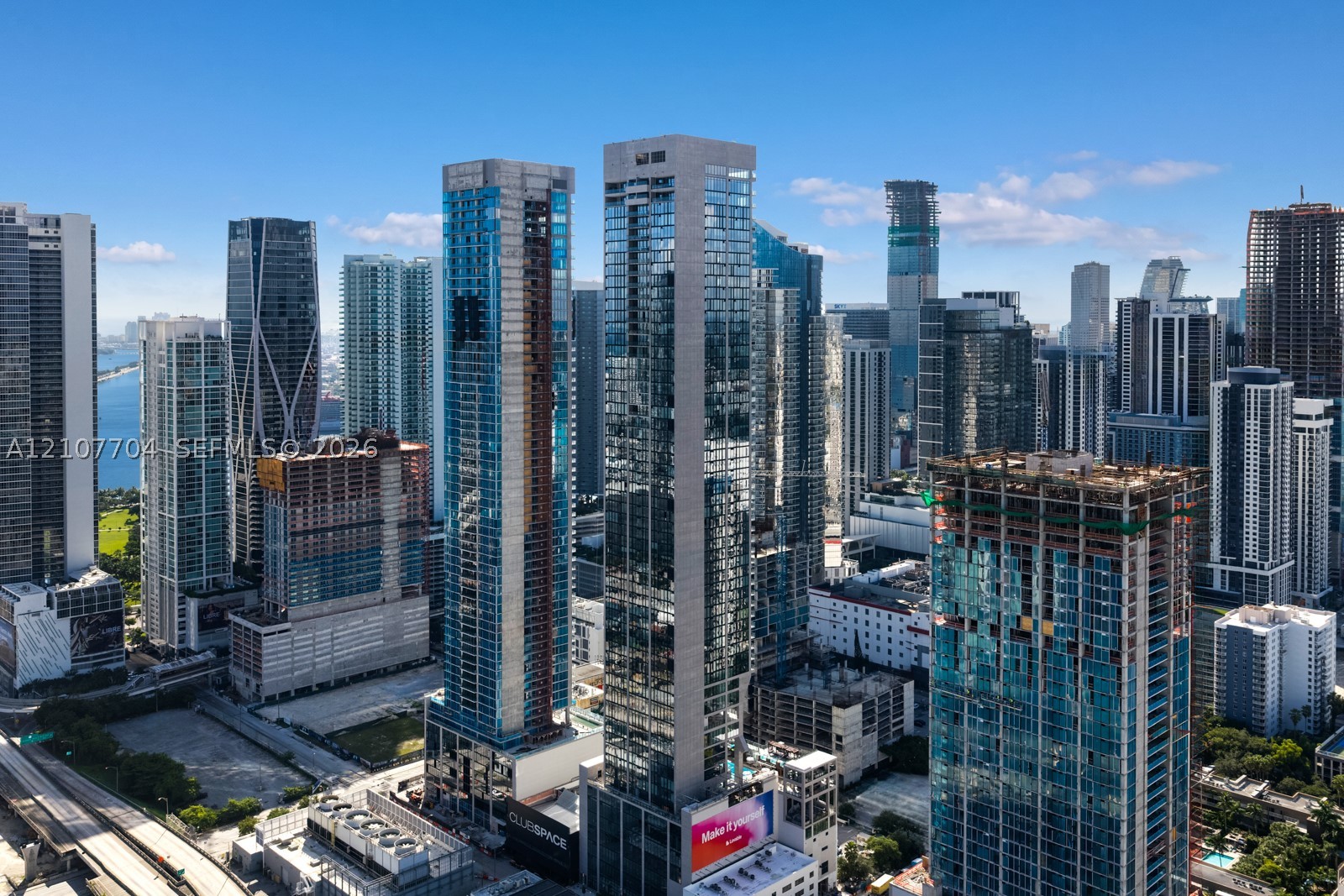 image E11EVEN Hotel & Residences28