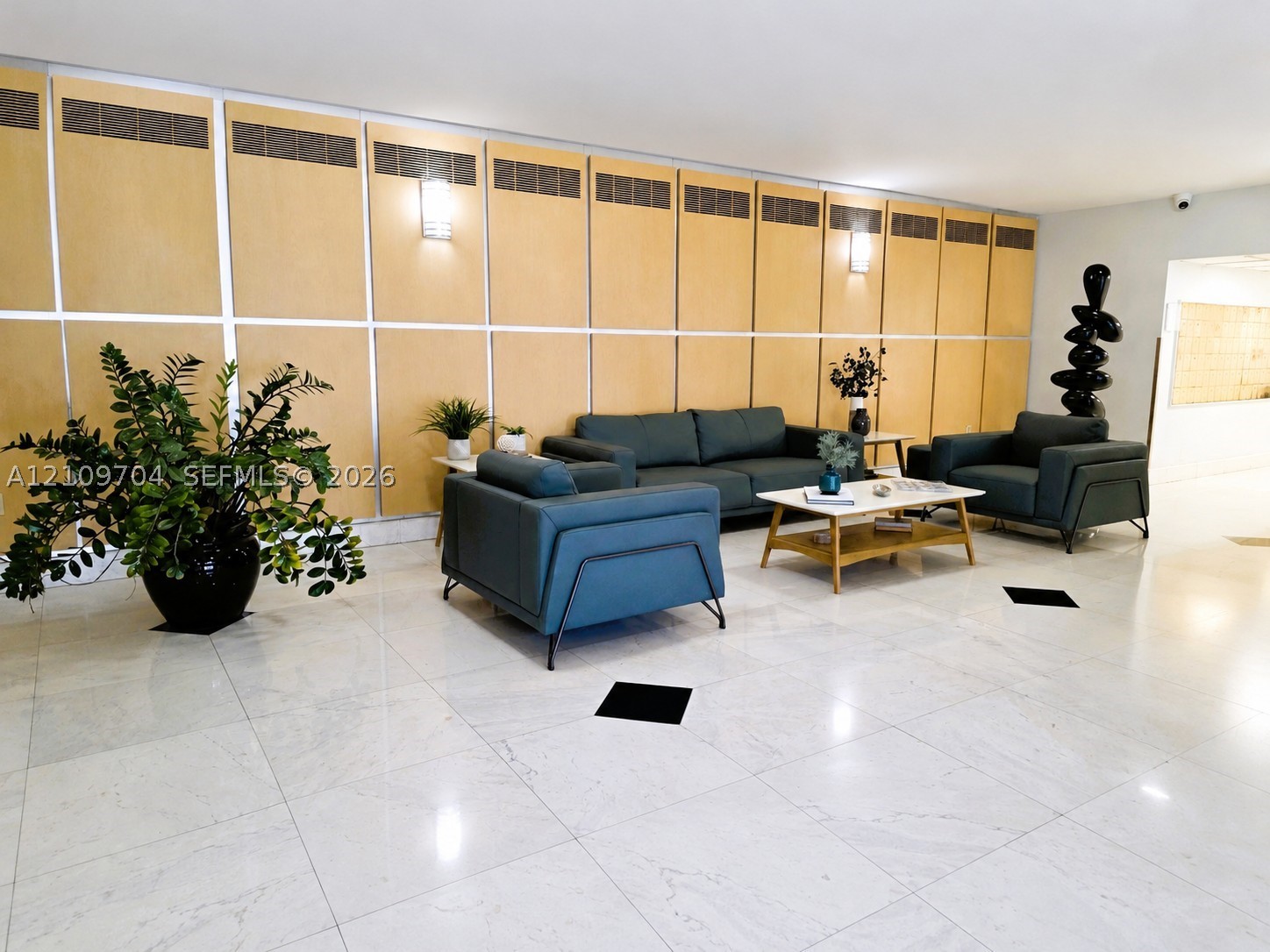 6770 Indian Crk Dr #14C Miami Beach, FL 33141