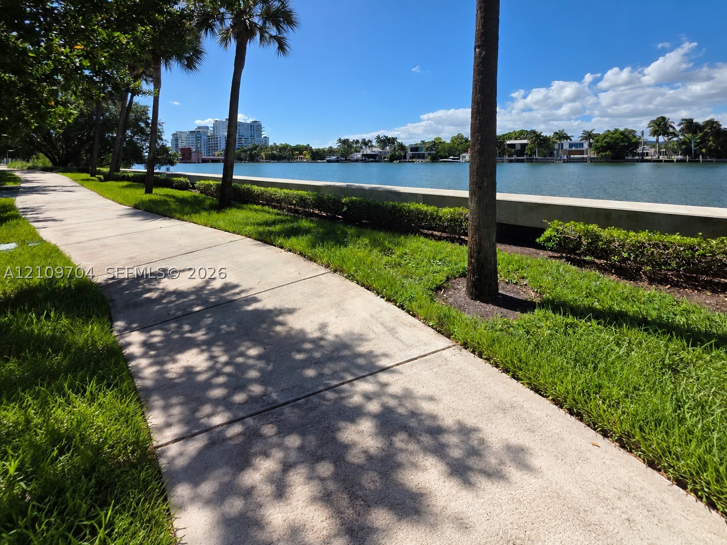 6770 Indian Crk Dr #14C Miami Beach, FL 33141