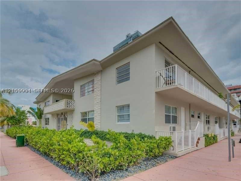 101 Collins Ave #1