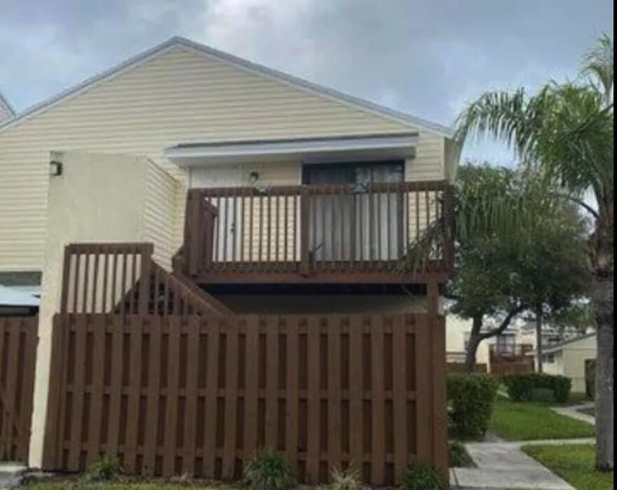 637 Executive Ctr #N205