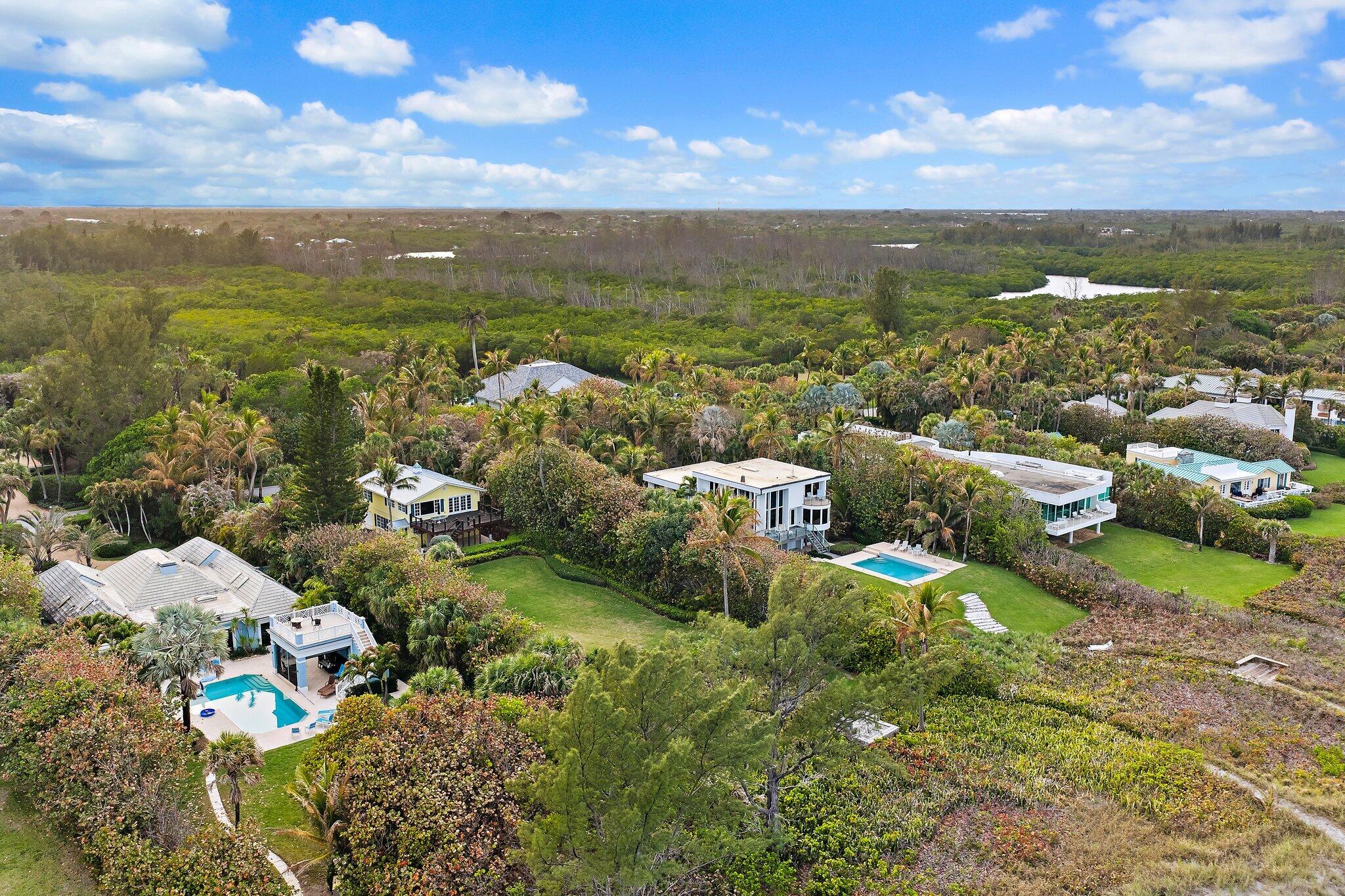 31 N Beach Hobe Sound, FL 33455