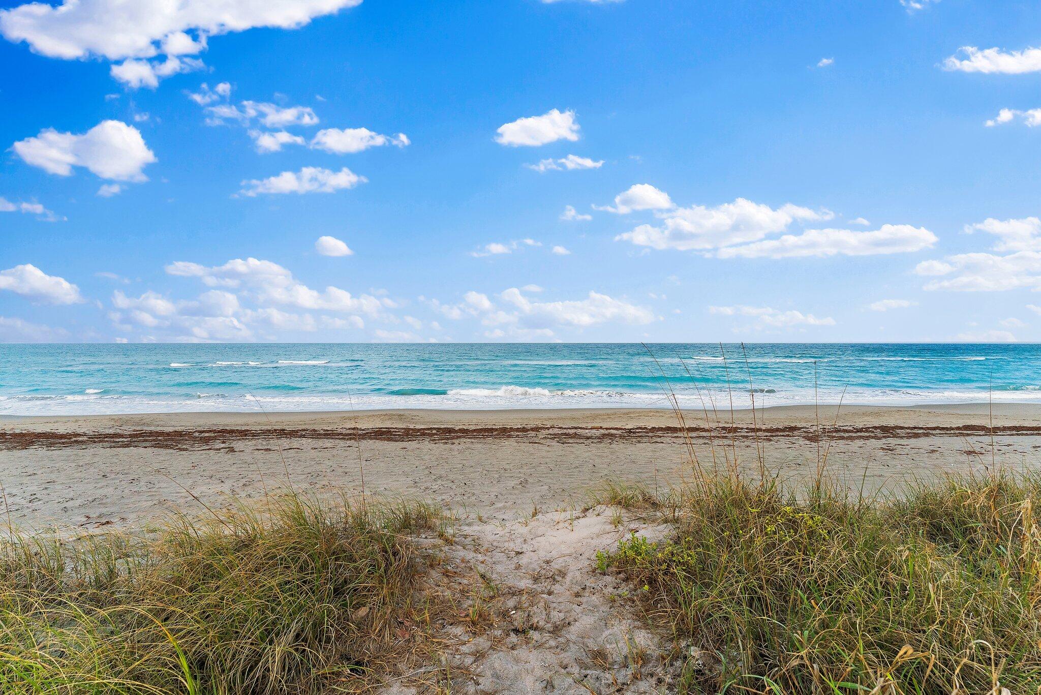 31 N Beach Hobe Sound, FL 33455