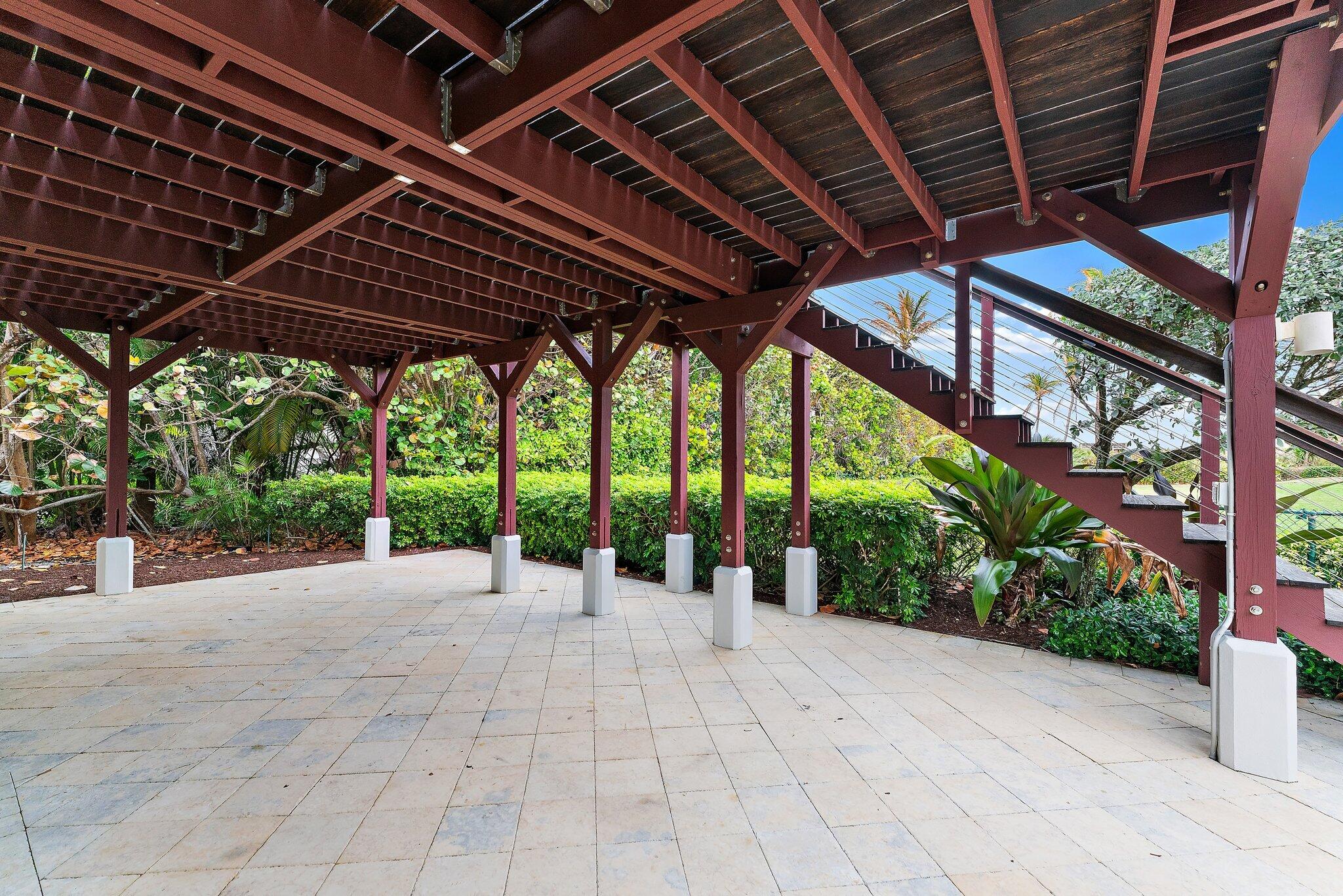 31 N Beach Hobe Sound, FL 33455