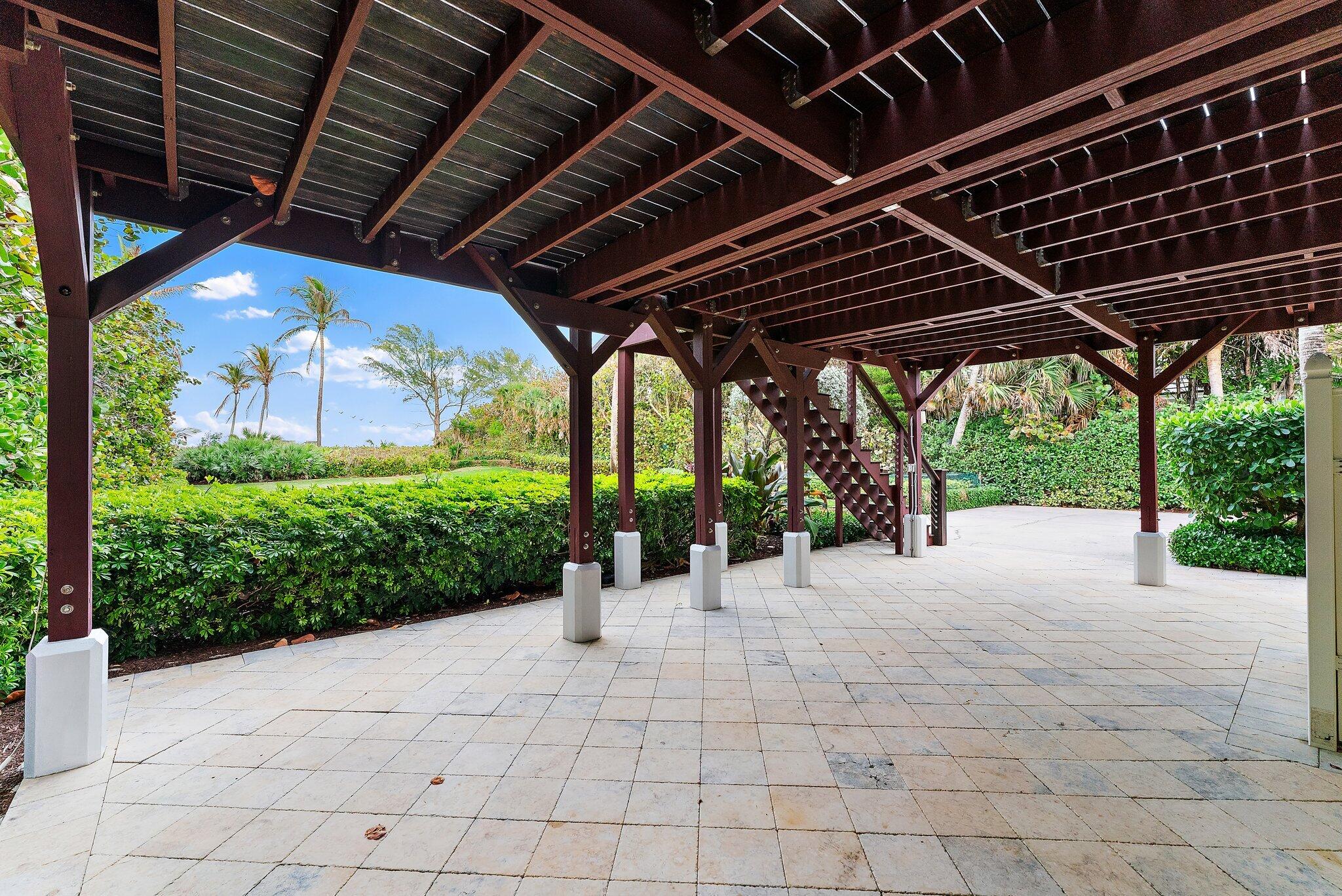 31 N Beach Hobe Sound, FL 33455