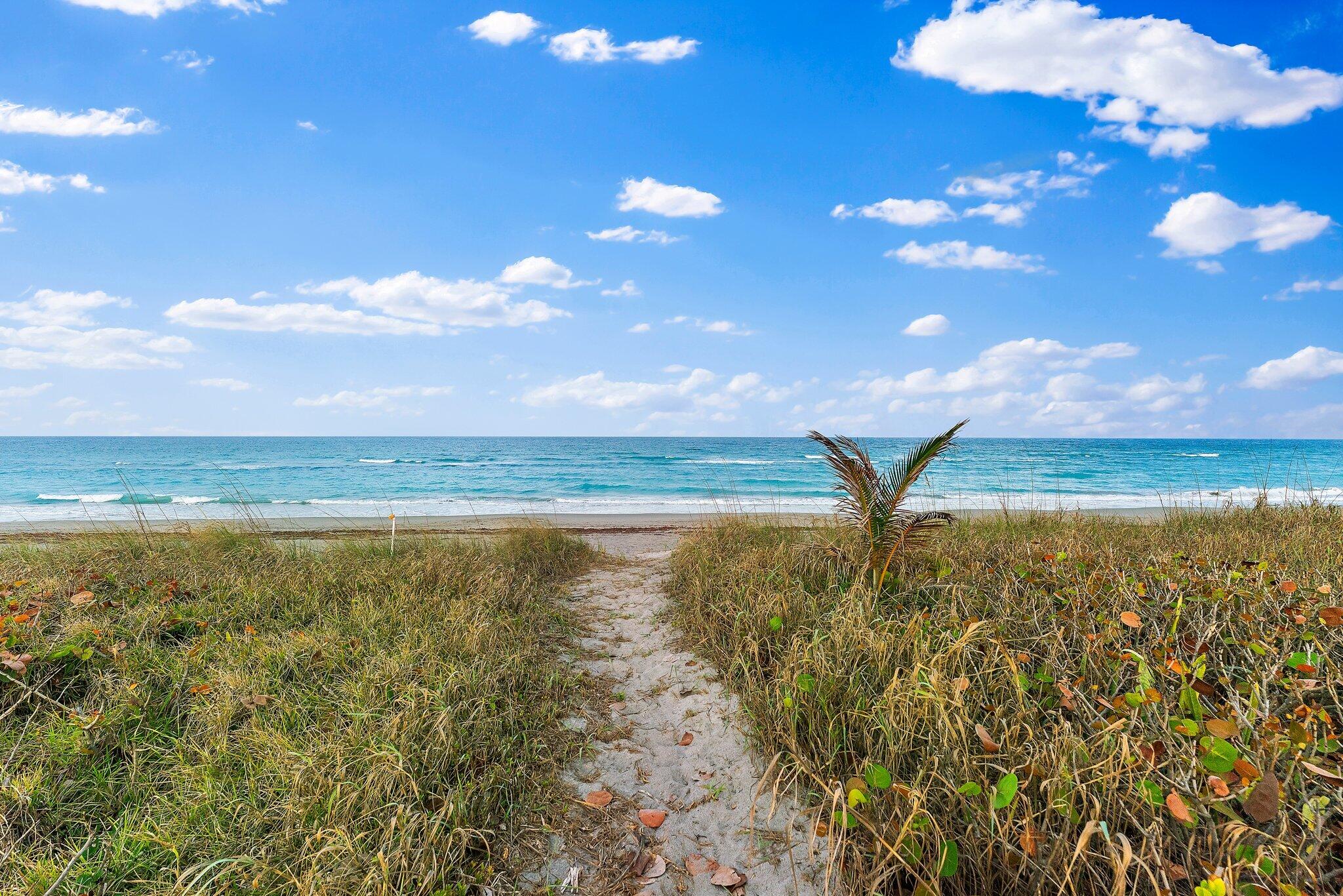 31 N Beach Hobe Sound, FL 33455