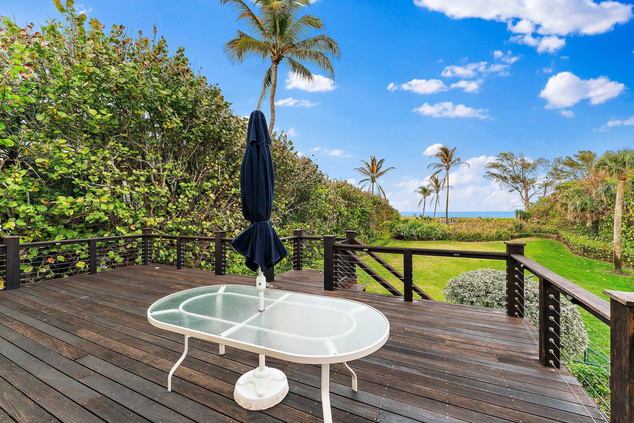 31 N Beach Hobe Sound, FL 33455