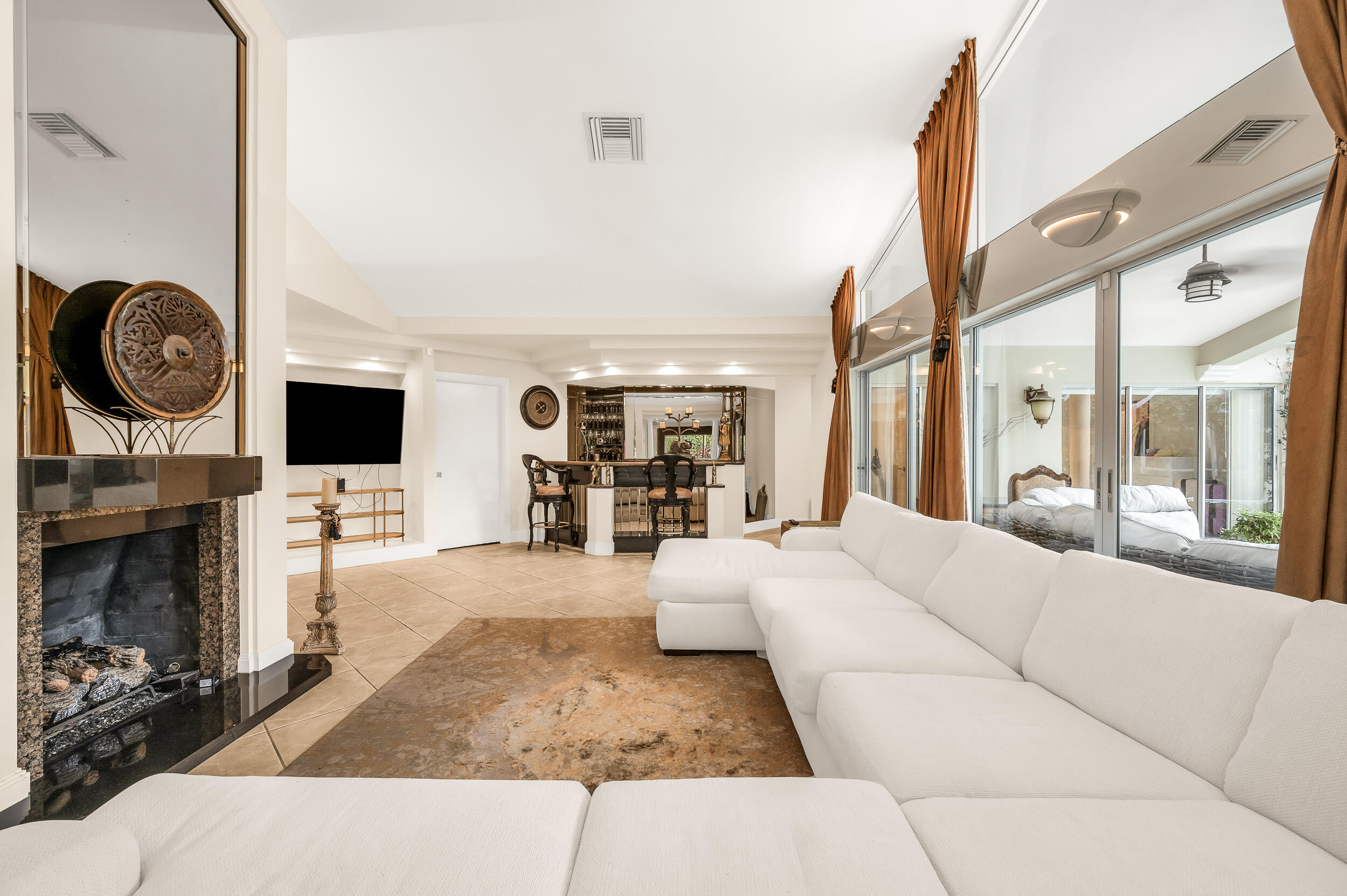 280 Tradewind Palm Beach, FL 33480