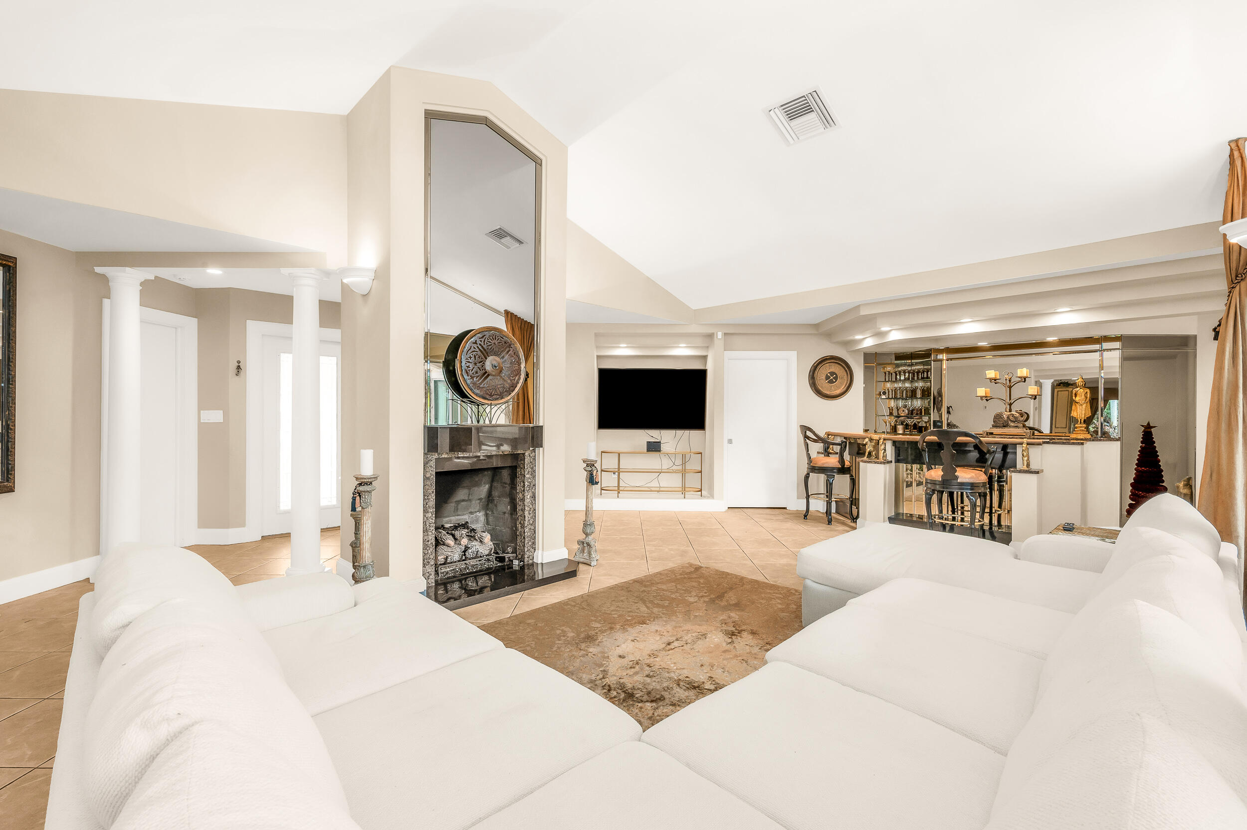 280 Tradewind Palm Beach, FL 33480