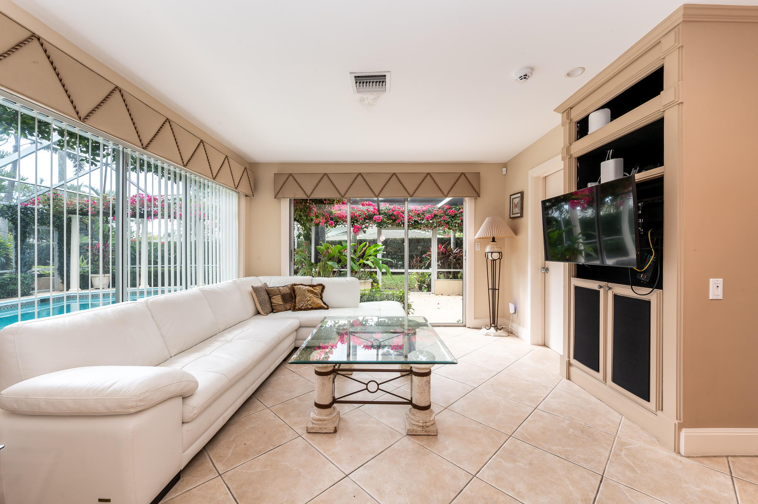 280 Tradewind Palm Beach, FL 33480