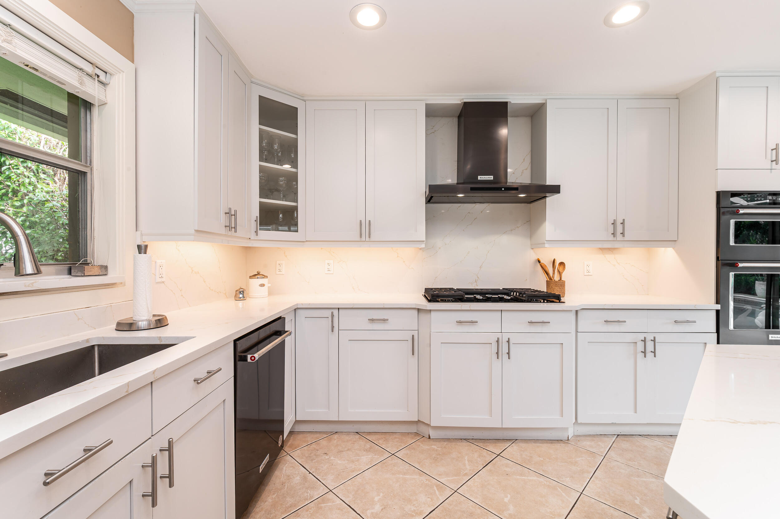 280 Tradewind Palm Beach, FL 33480
