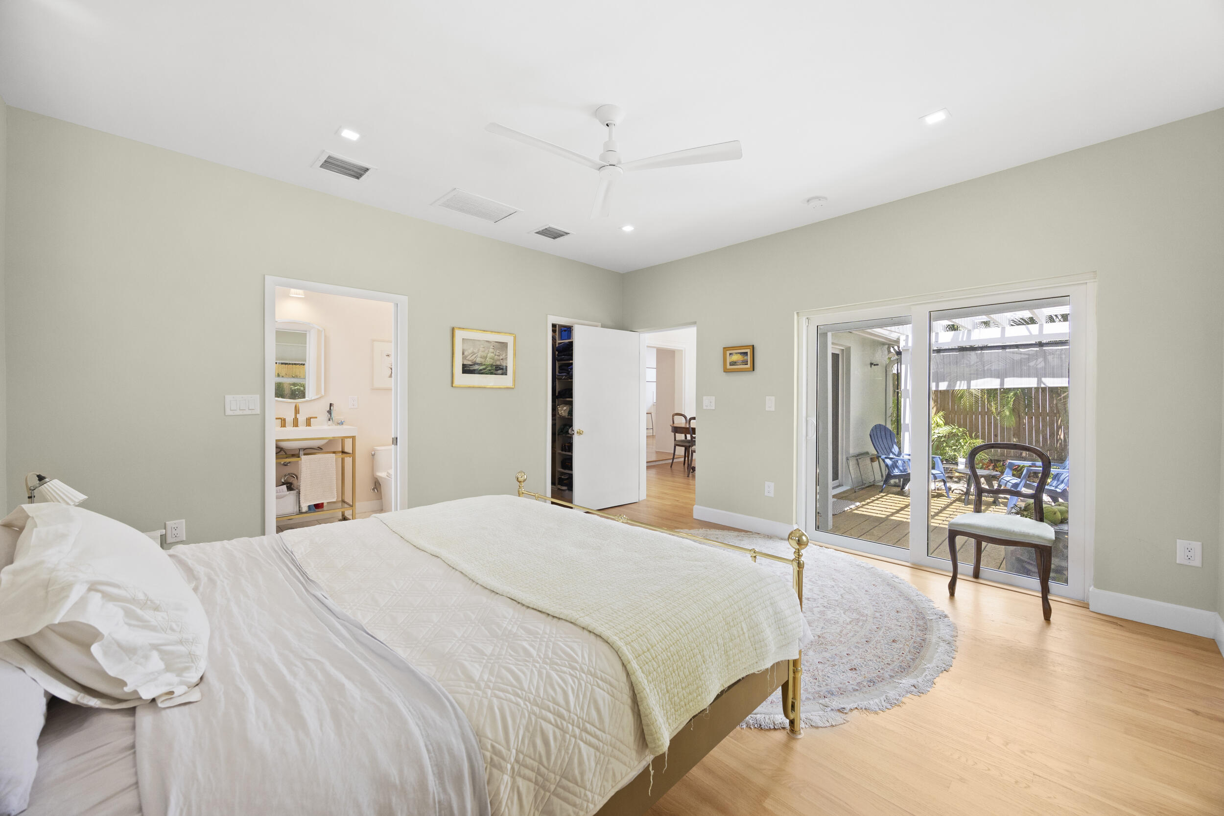 634 NE 17th Fort Lauderdale, FL 33304