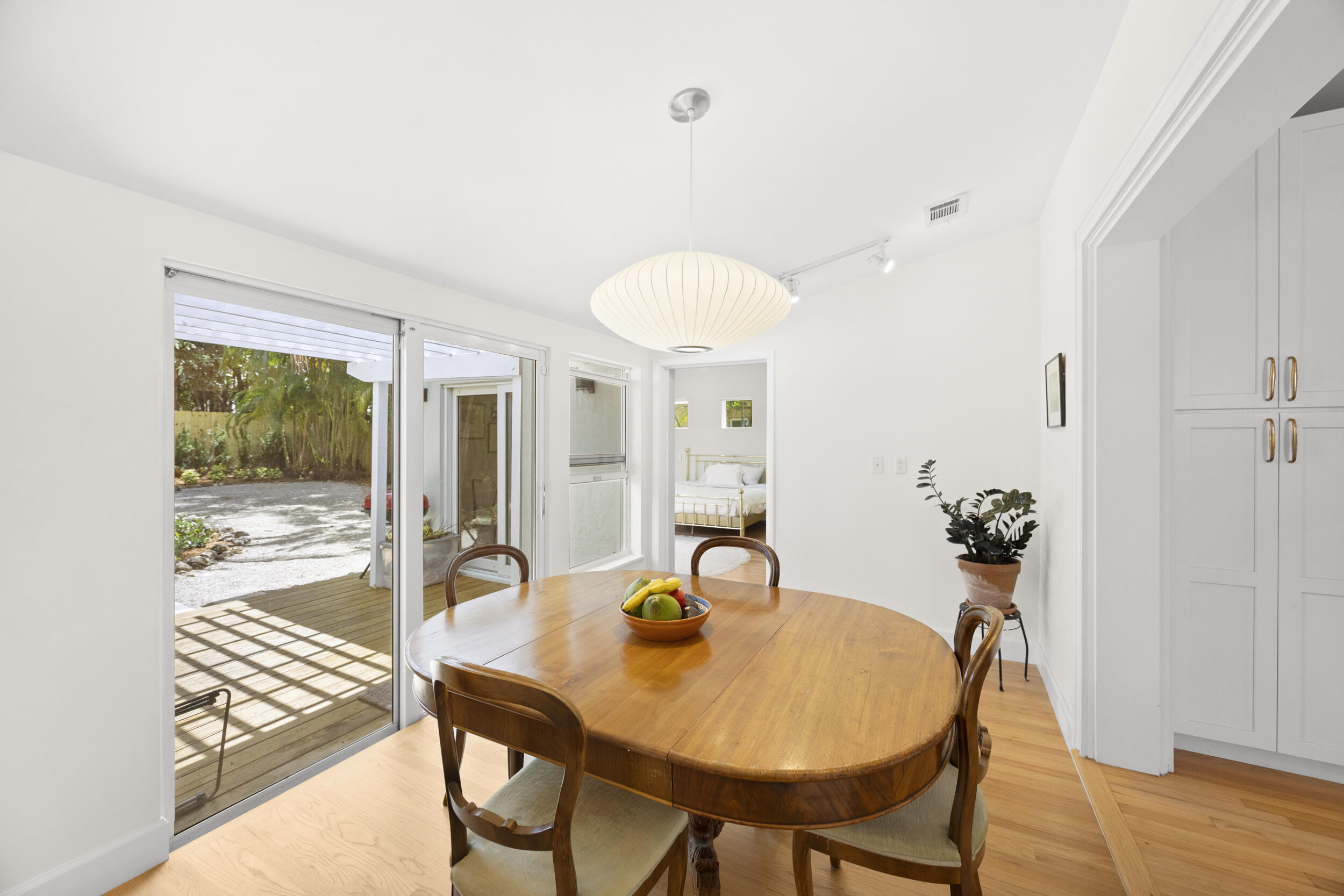 634 NE 17th Fort Lauderdale, FL 33304