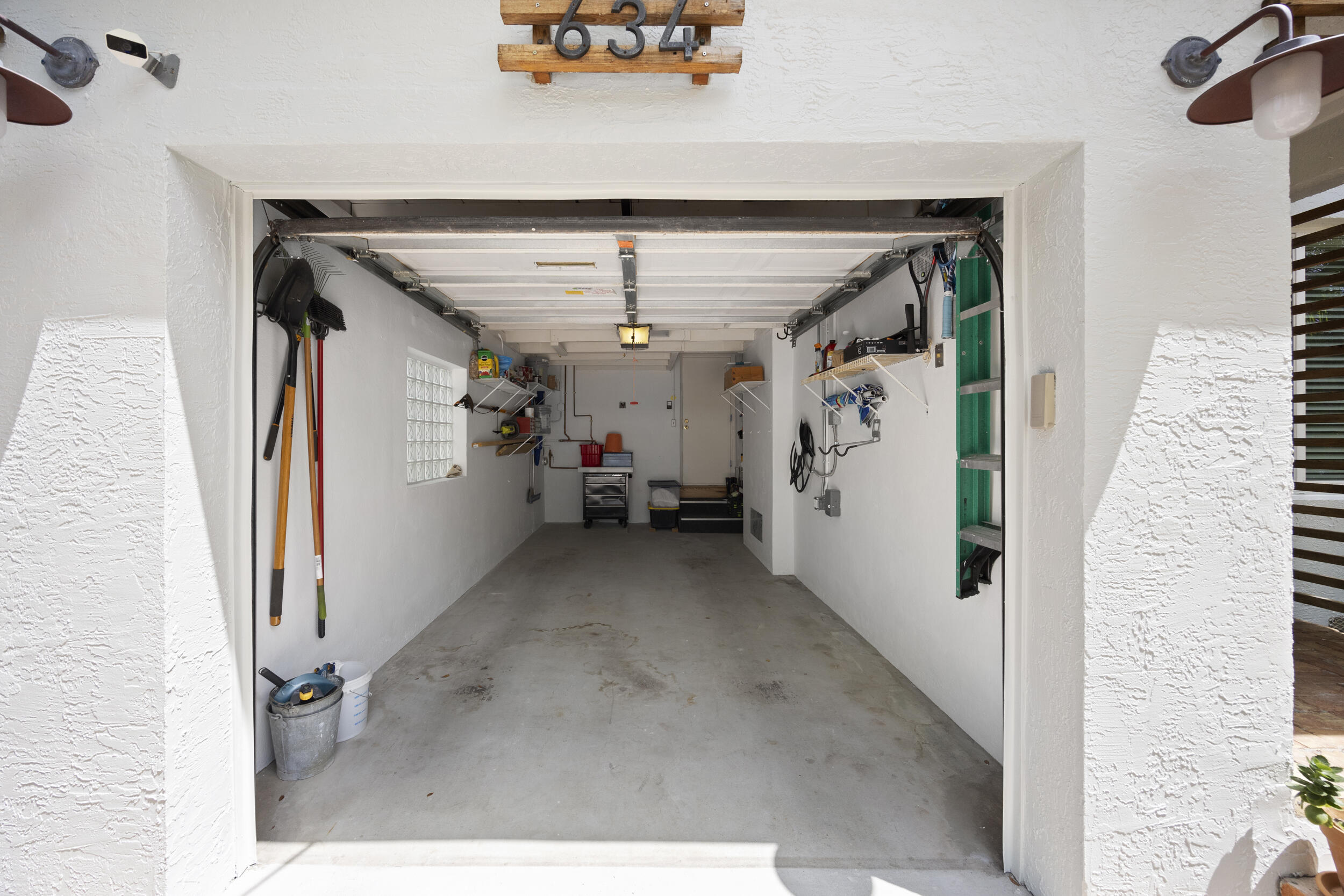 634 NE 17th Fort Lauderdale, FL 33304