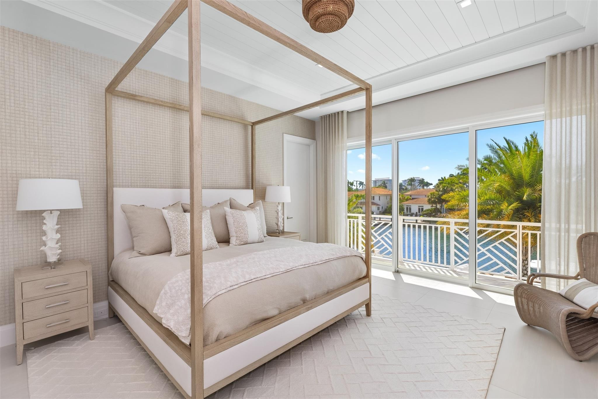 2520 Del Lago Fort Lauderdale, FL 33316