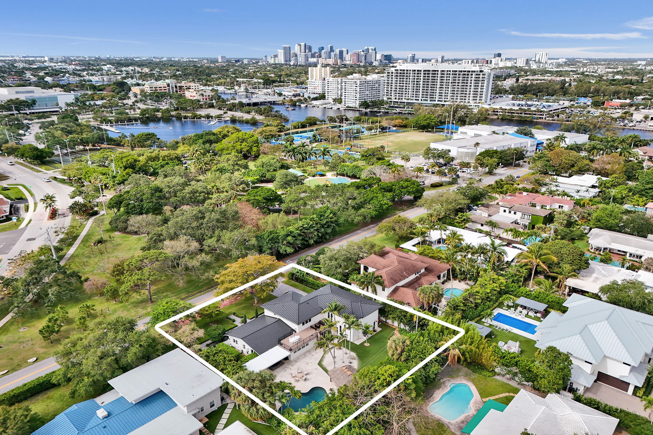 2421 NE 12th Fort Lauderdale, FL 33304