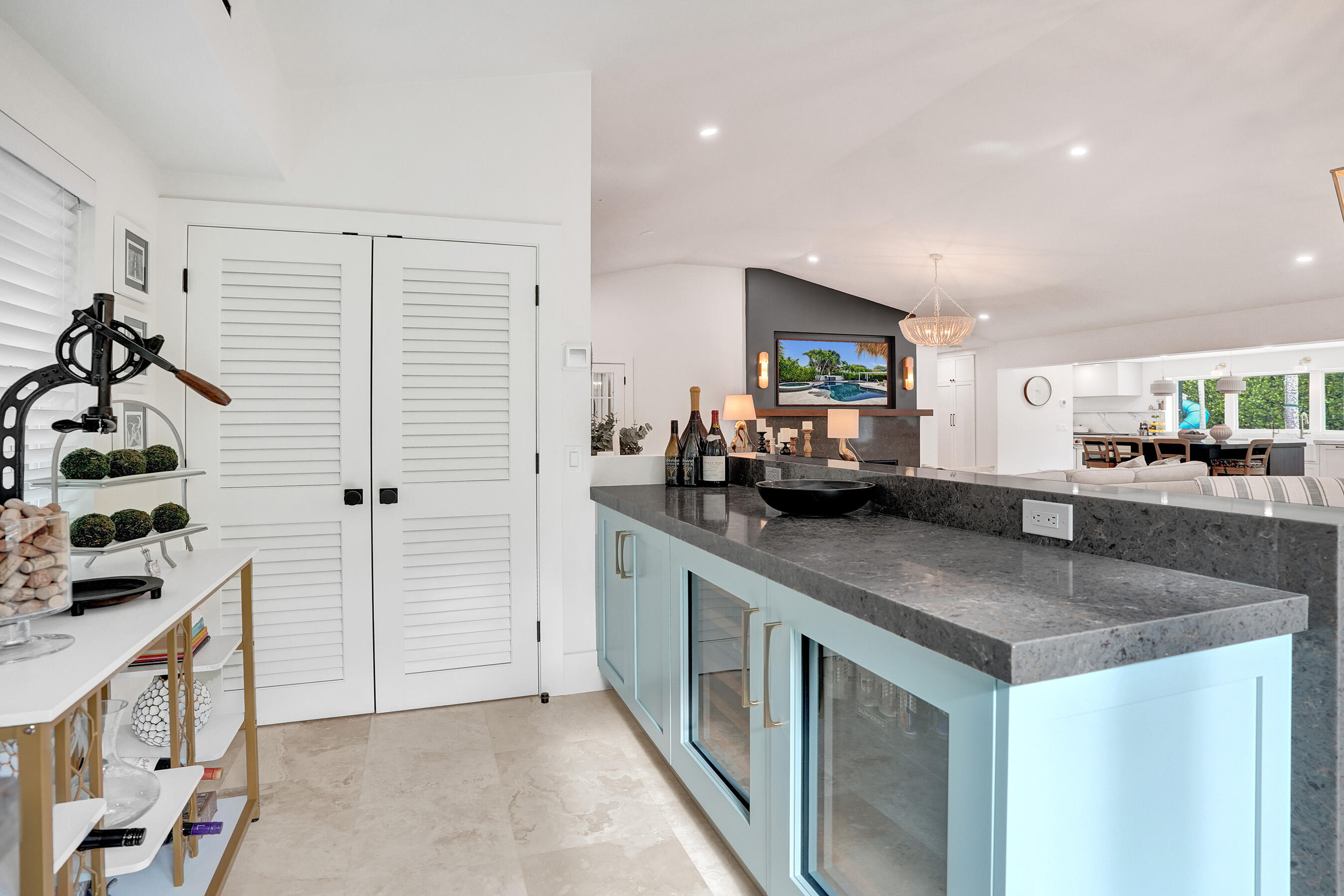 2421 NE 12th Fort Lauderdale, FL 33304