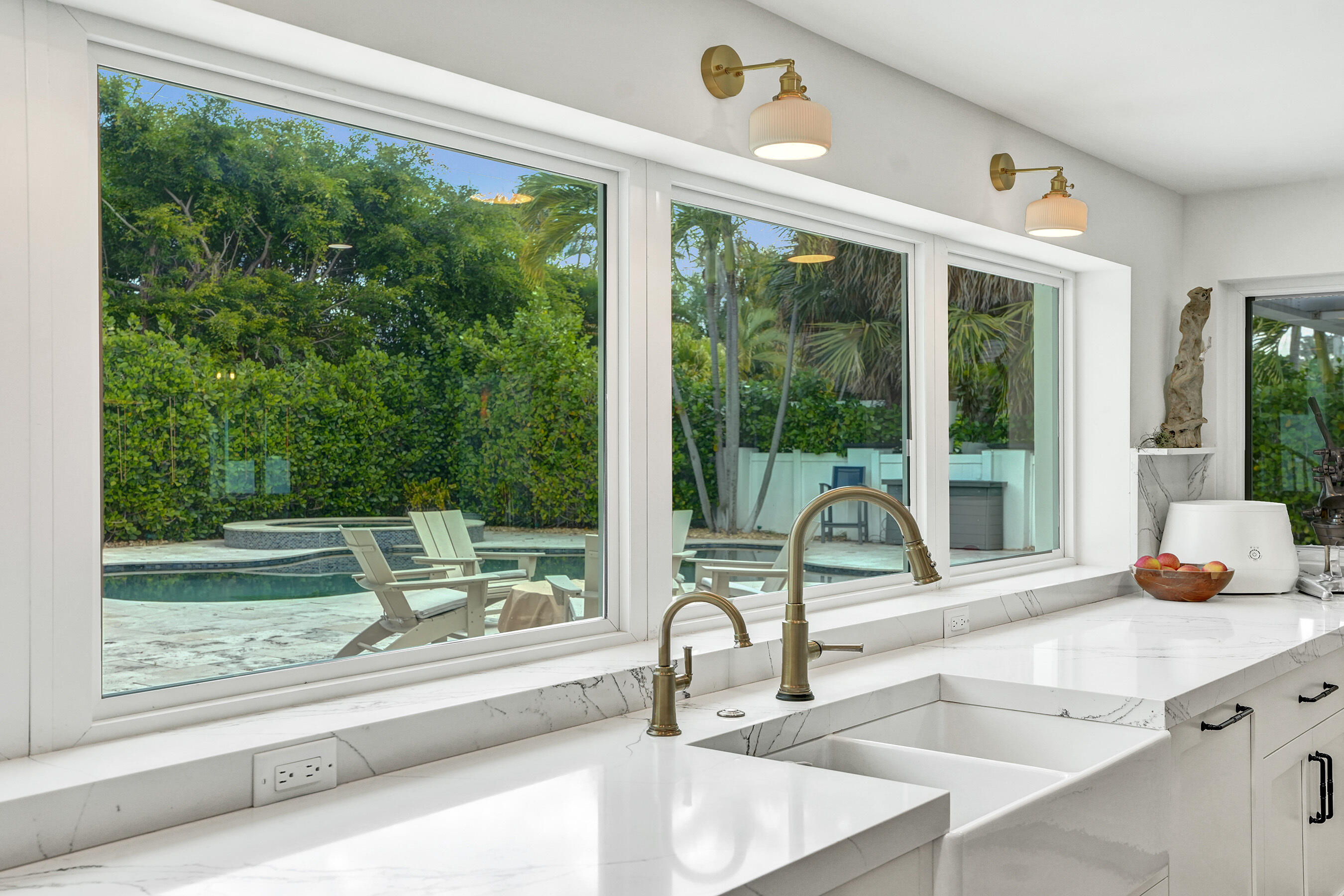 2421 NE 12th Fort Lauderdale, FL 33304