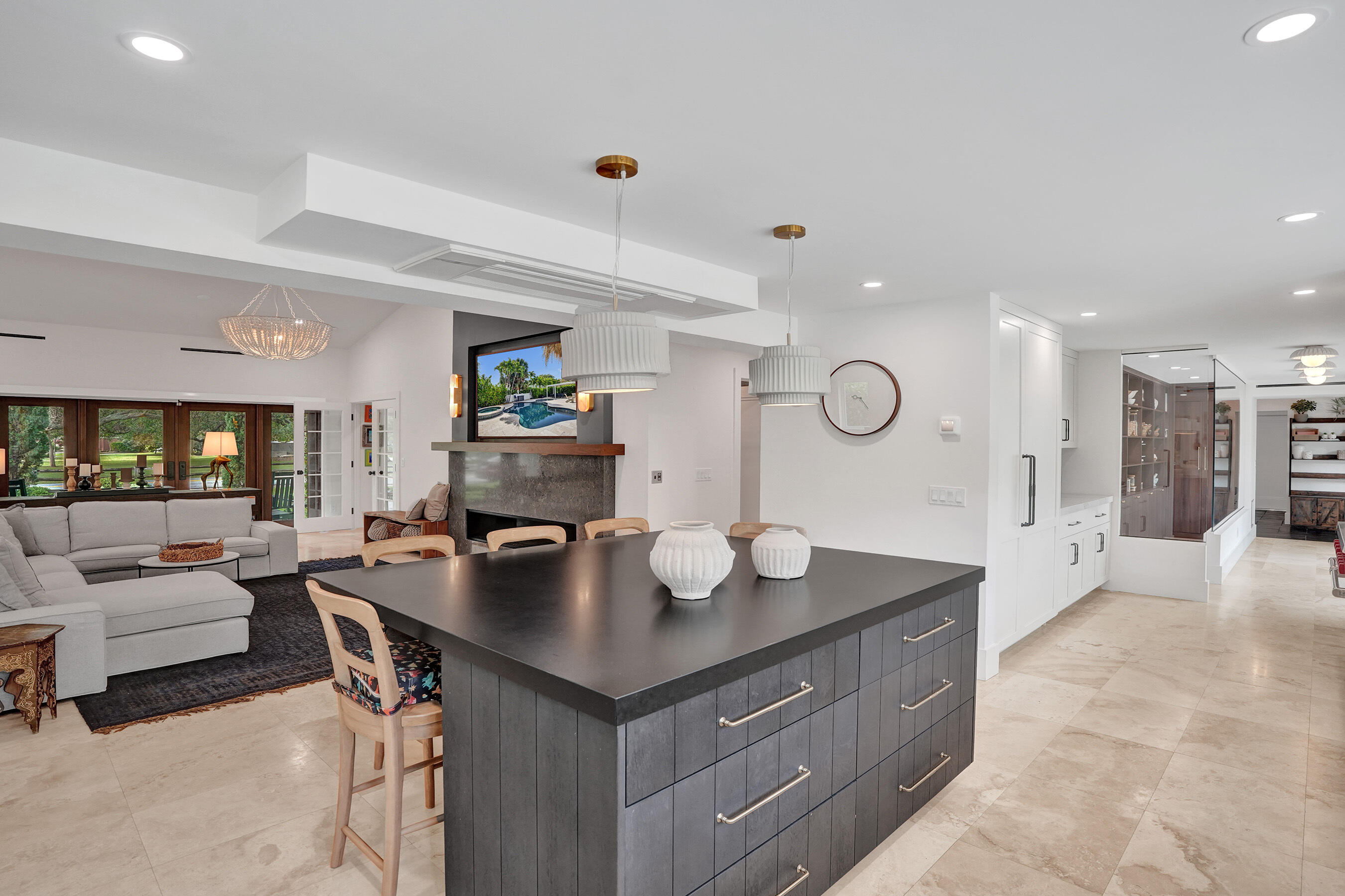 2421 NE 12th Fort Lauderdale, FL 33304