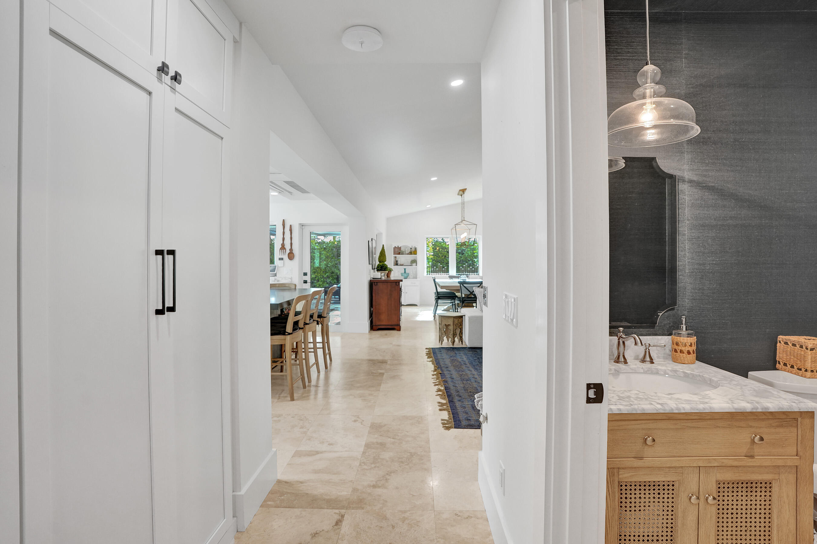 2421 NE 12th Fort Lauderdale, FL 33304