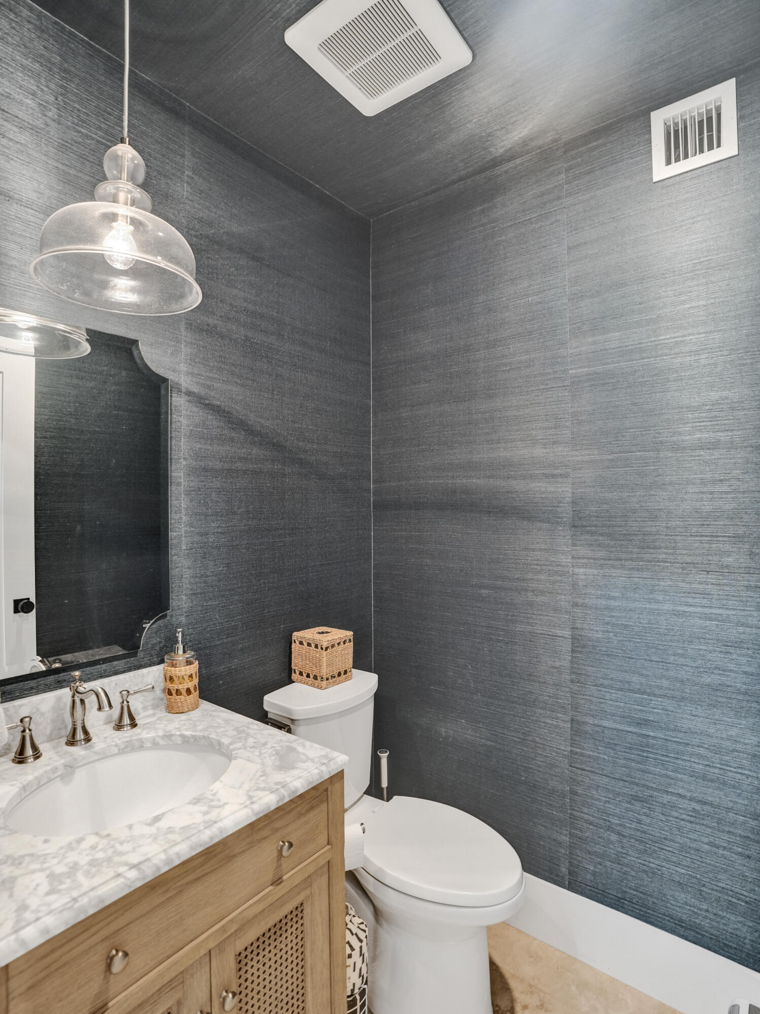 2421 NE 12th Fort Lauderdale, FL 33304