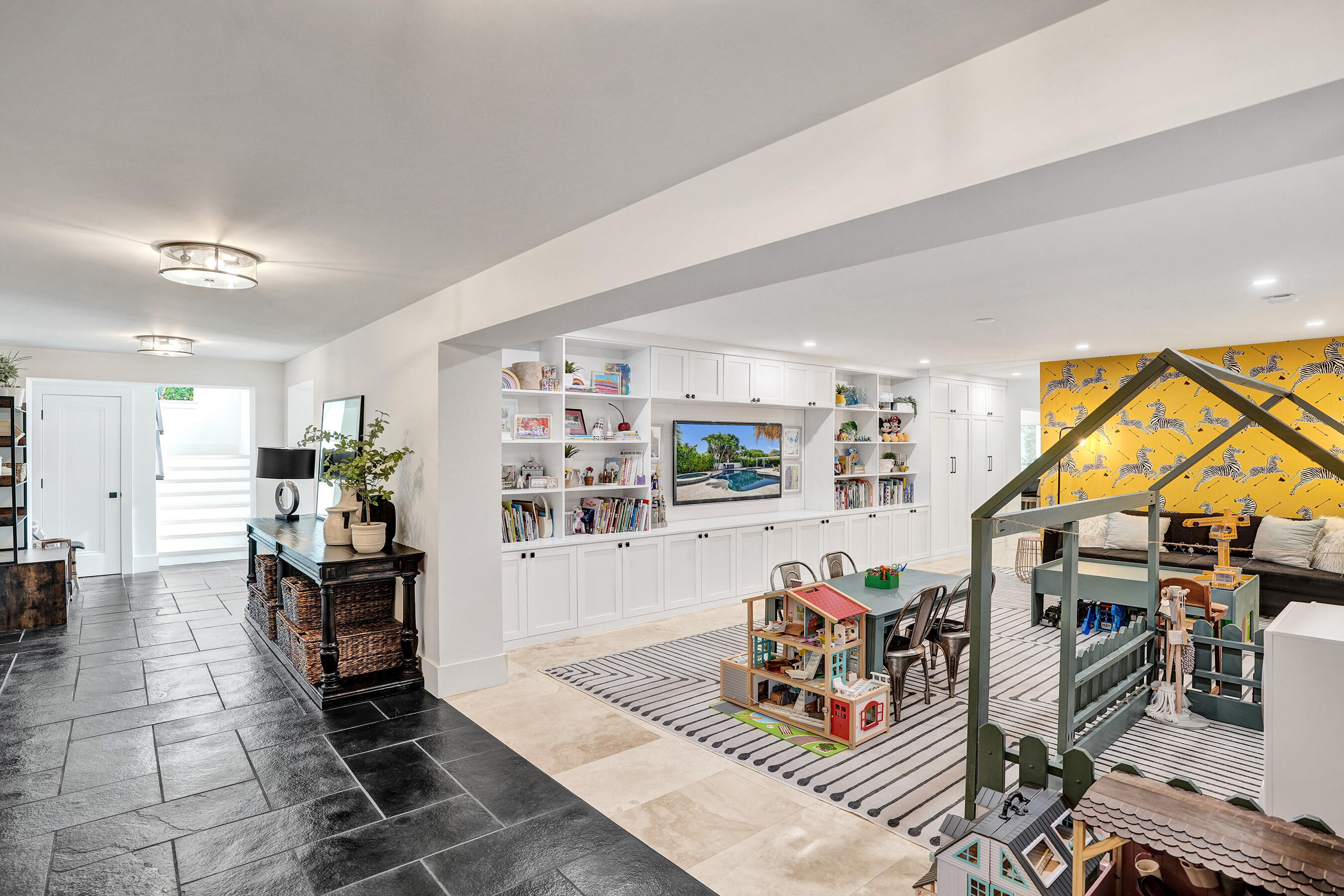 2421 NE 12th Fort Lauderdale, FL 33304