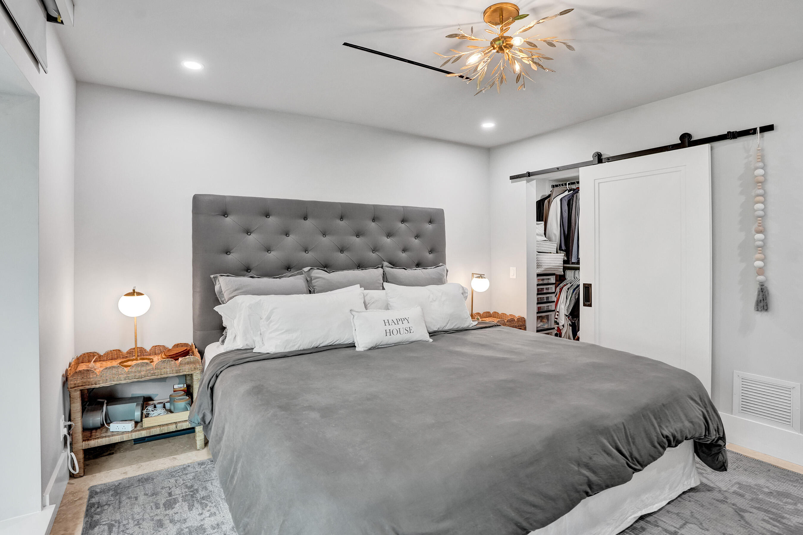 2421 NE 12th Fort Lauderdale, FL 33304