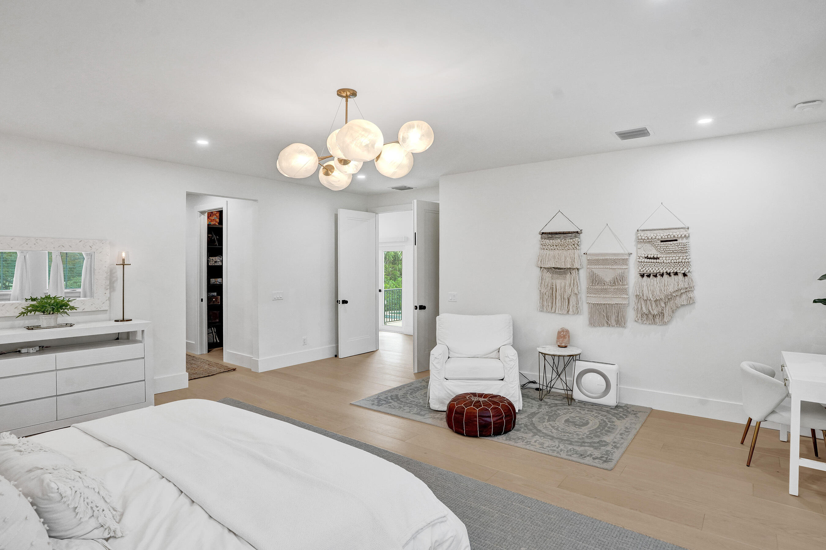 2421 NE 12th Fort Lauderdale, FL 33304