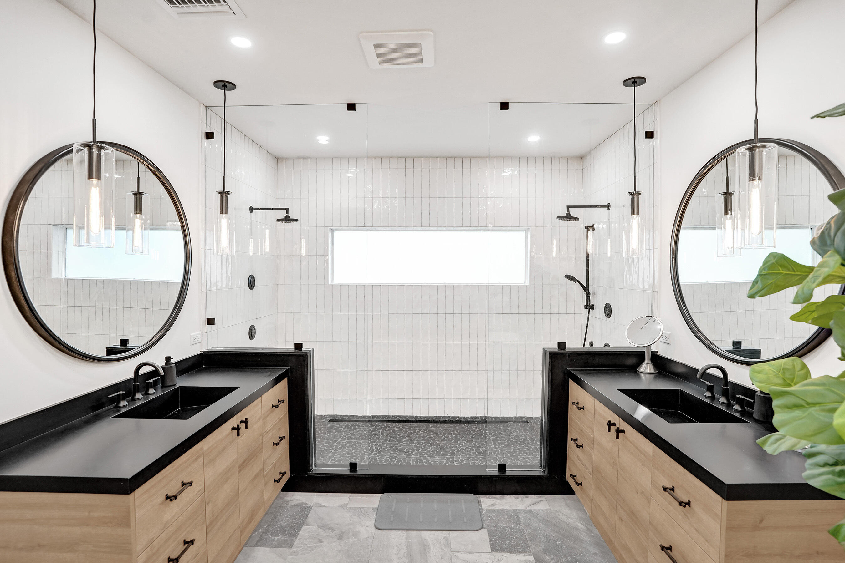 2421 NE 12th Fort Lauderdale, FL 33304