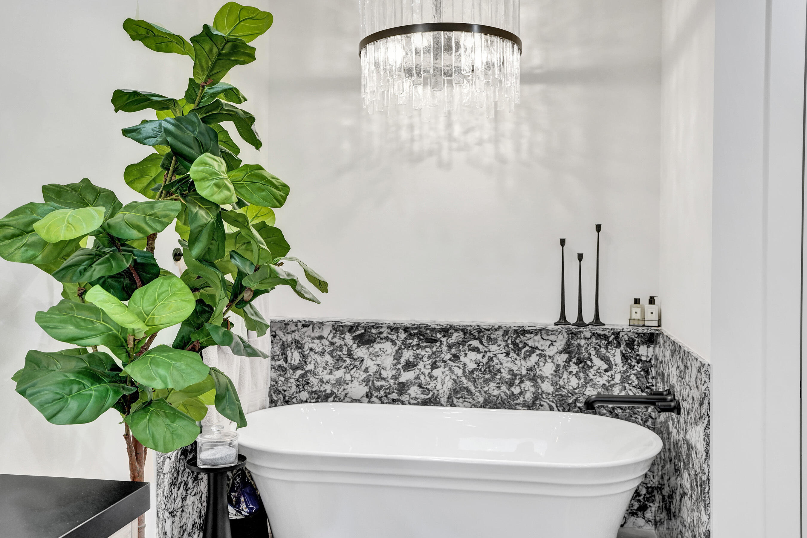 2421 NE 12th Fort Lauderdale, FL 33304