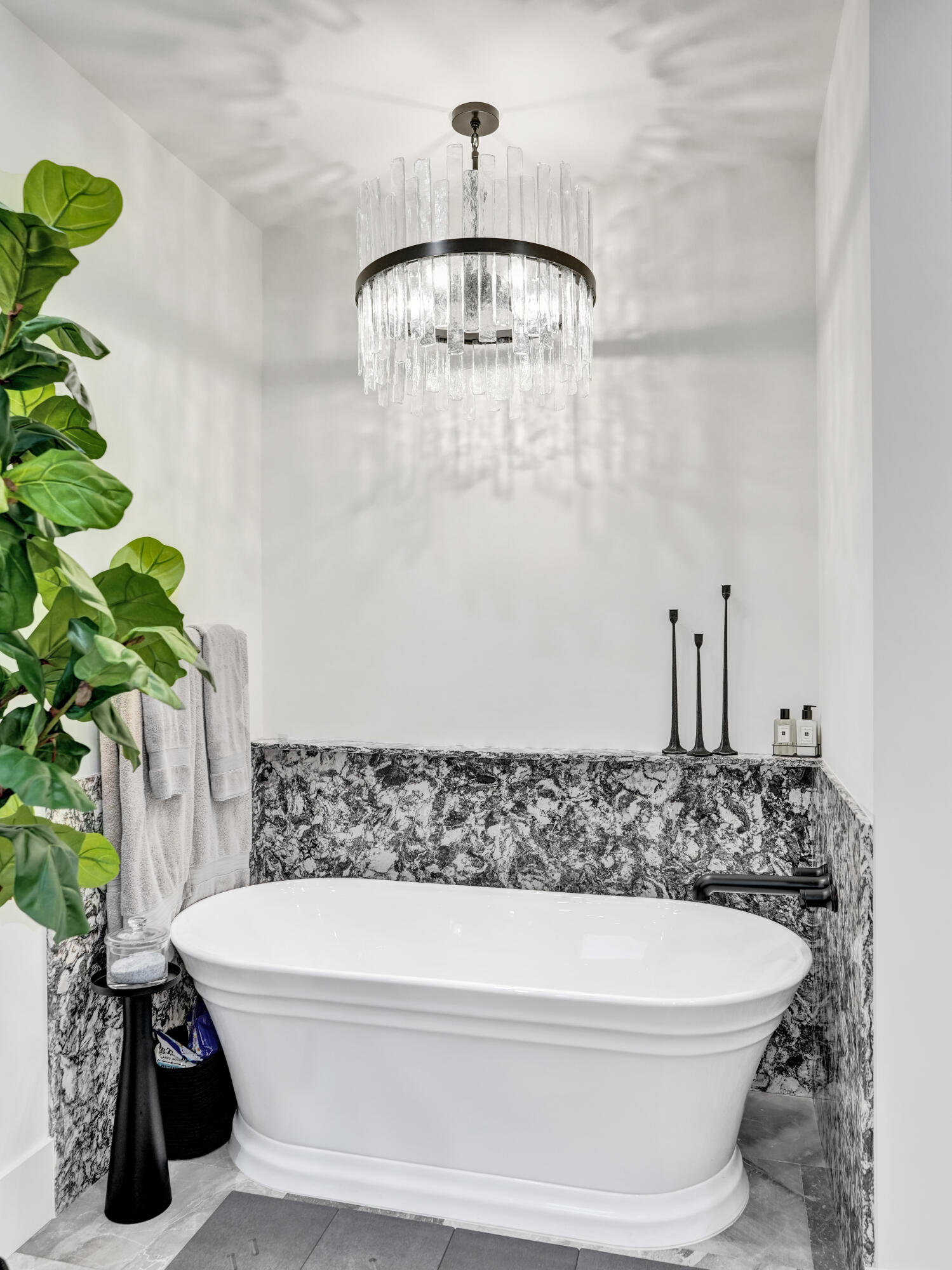 2421 NE 12th Fort Lauderdale, FL 33304