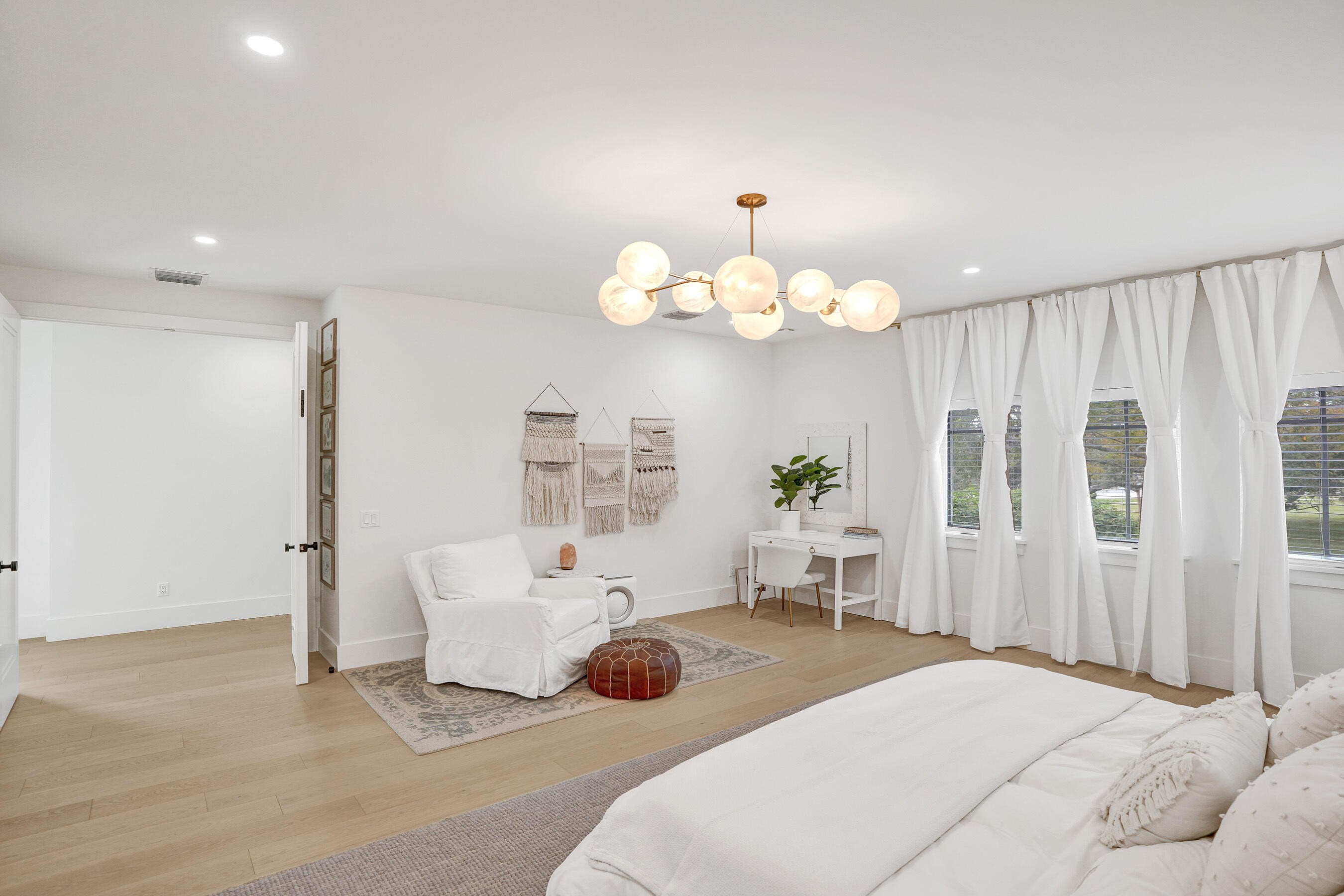 2421 NE 12th Fort Lauderdale, FL 33304