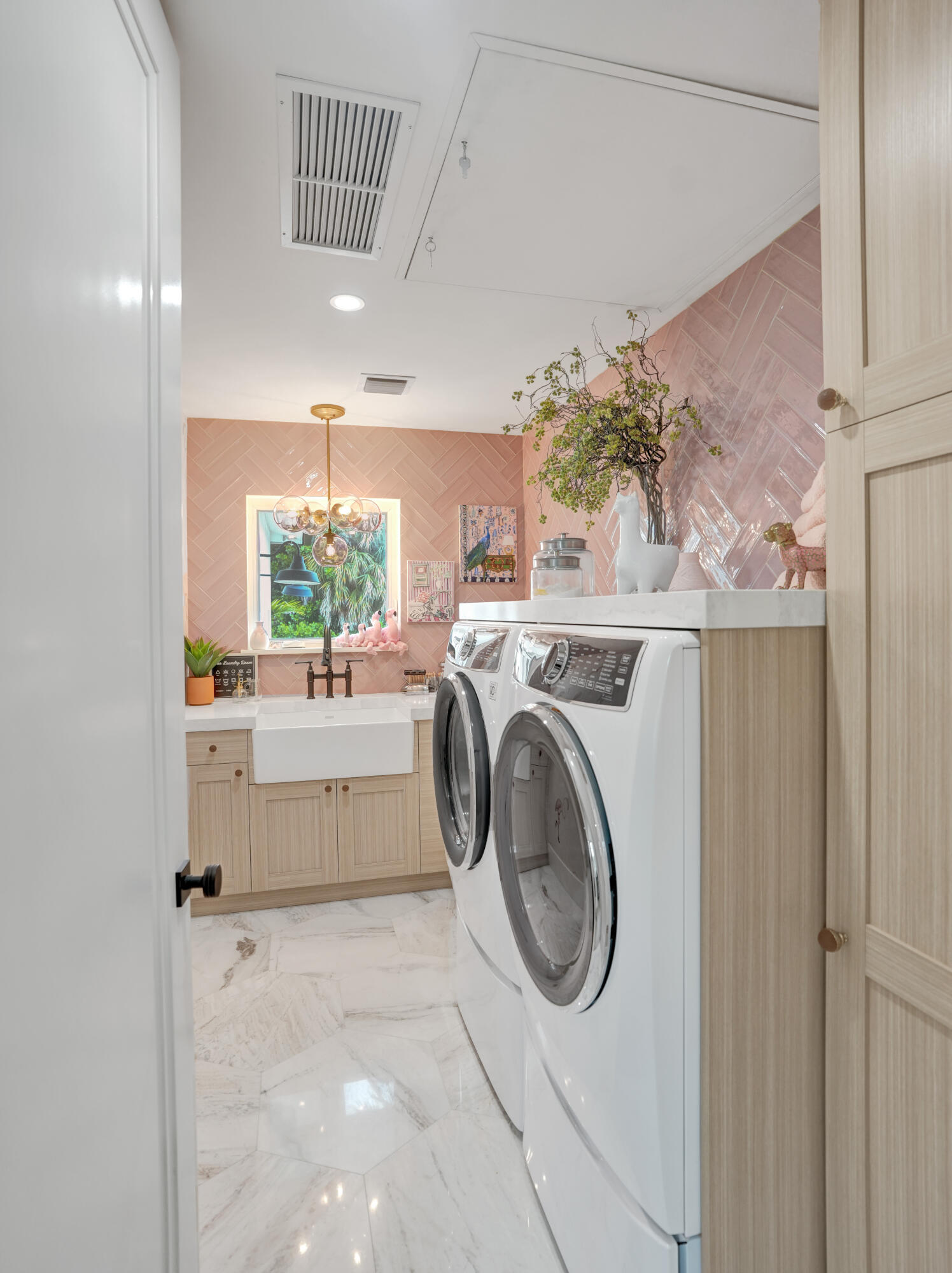 2421 NE 12th Fort Lauderdale, FL 33304