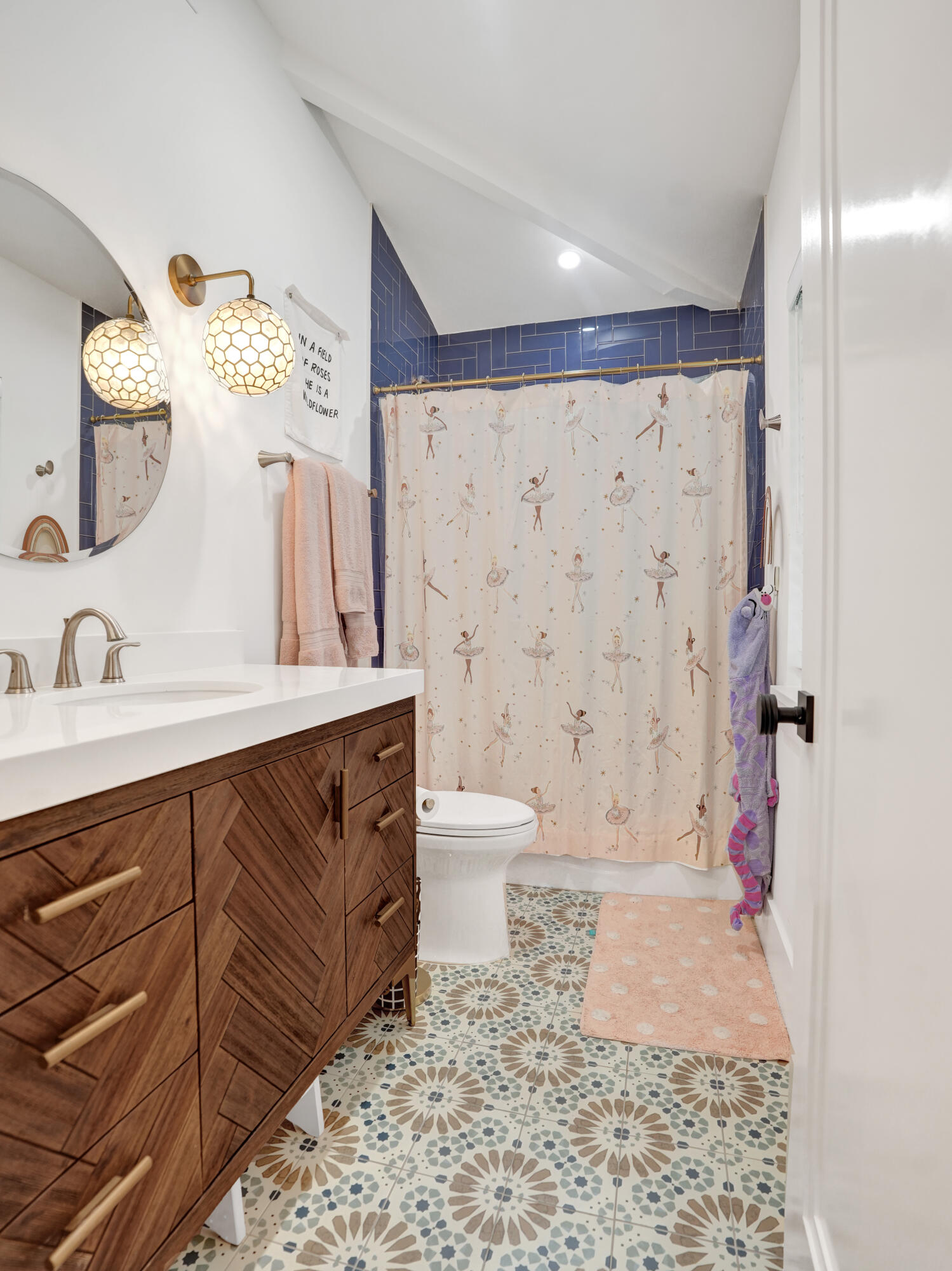 2421 NE 12th Fort Lauderdale, FL 33304