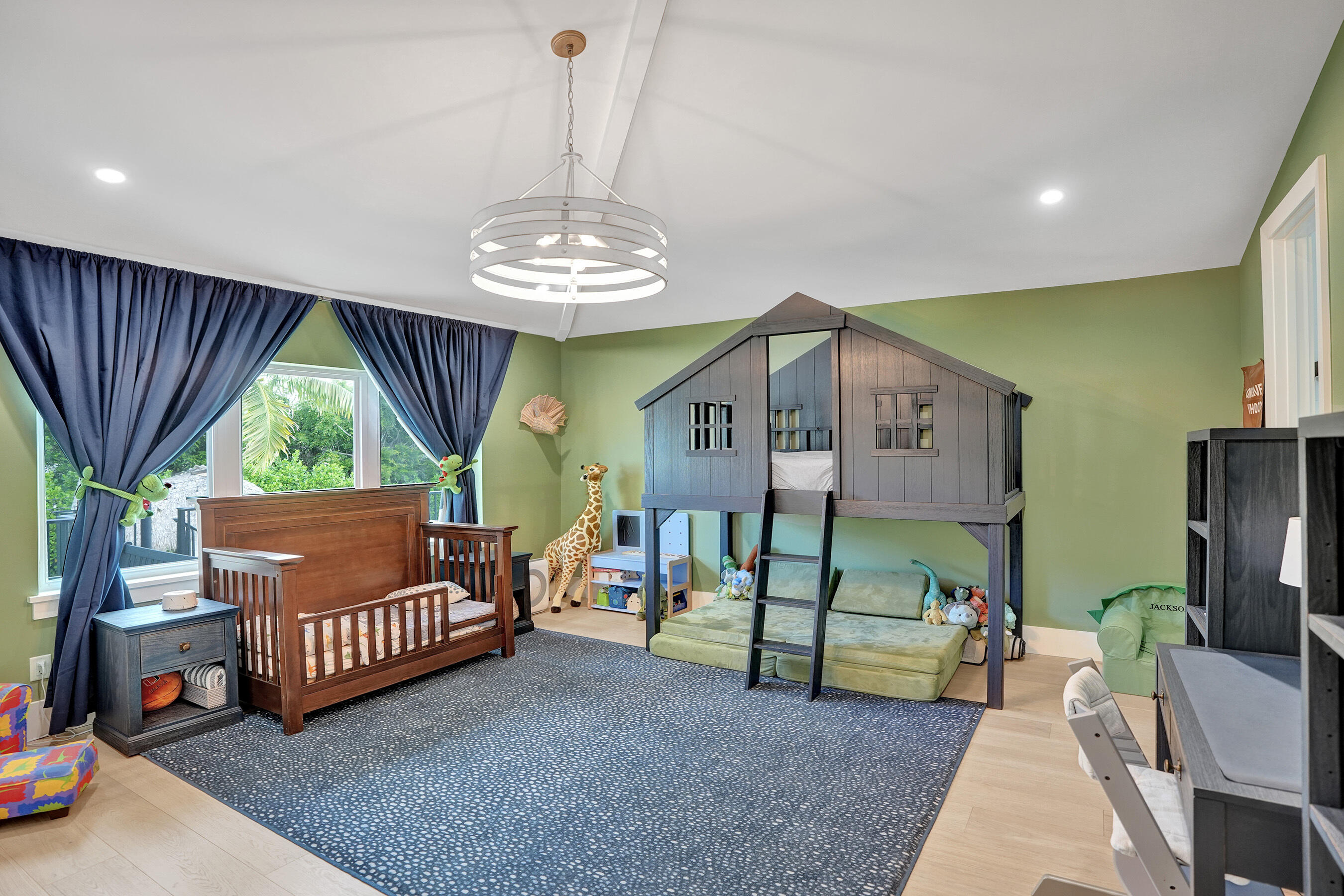 2421 NE 12th Fort Lauderdale, FL 33304