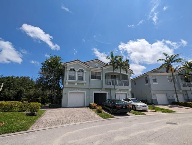3189 Laurel Rdg
