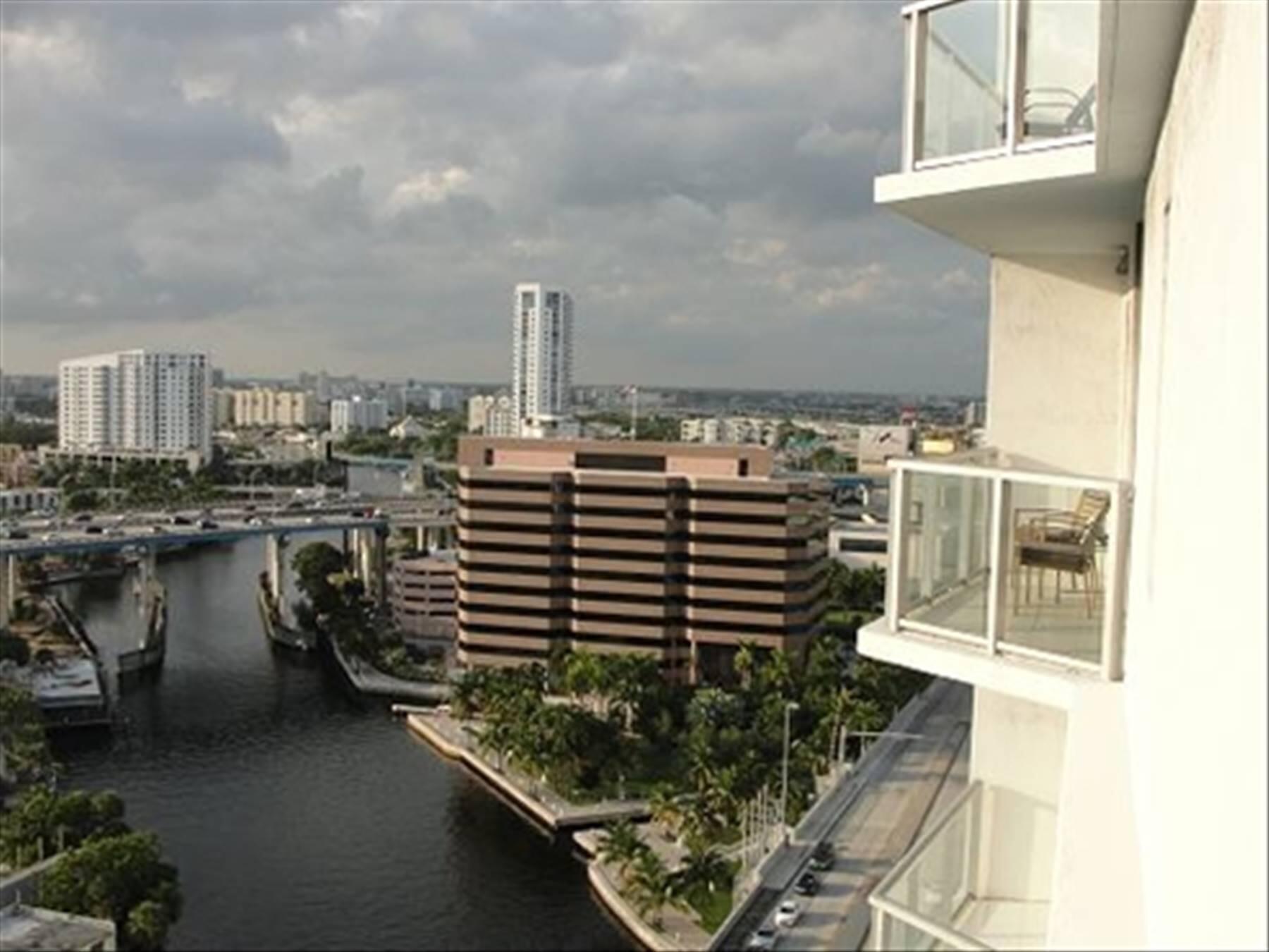 image Latitude on the River10