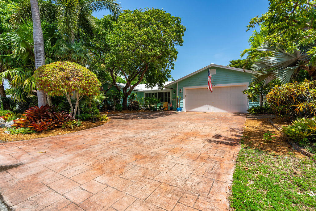 2823 NE 35th Ct