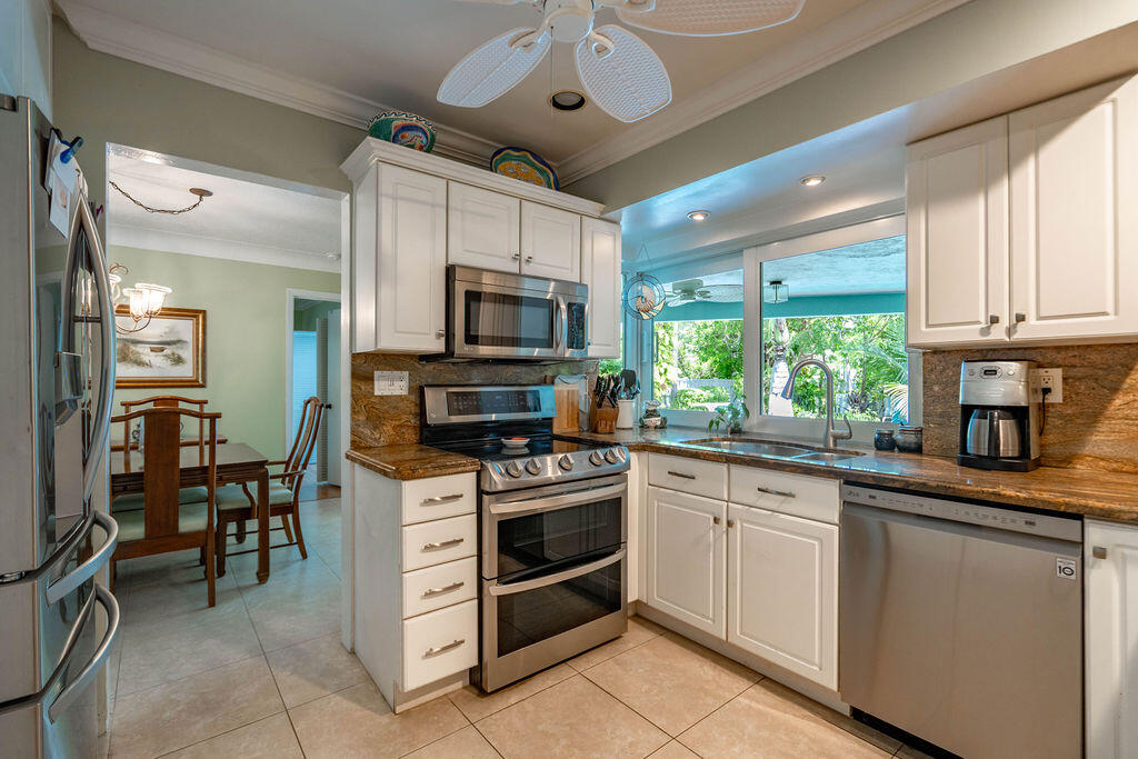 2823 NE 35th Lighthouse Point, FL 33064